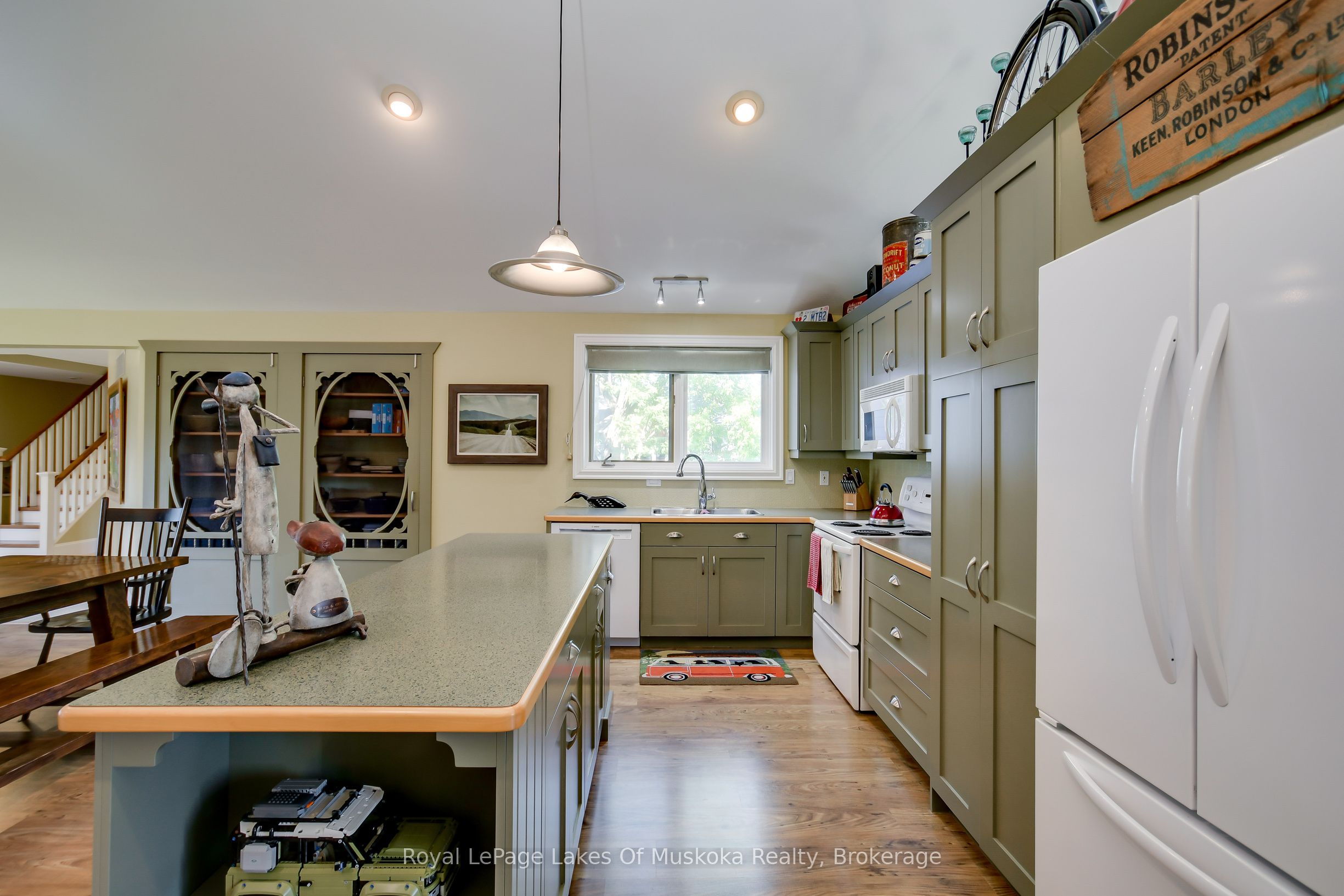 230 Ecclestone Drive Property Photo 19