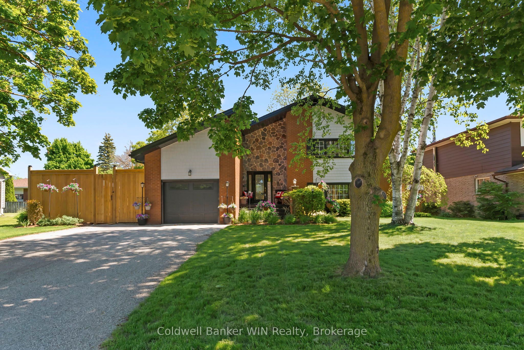 510 Church Crescent Property Photo 1