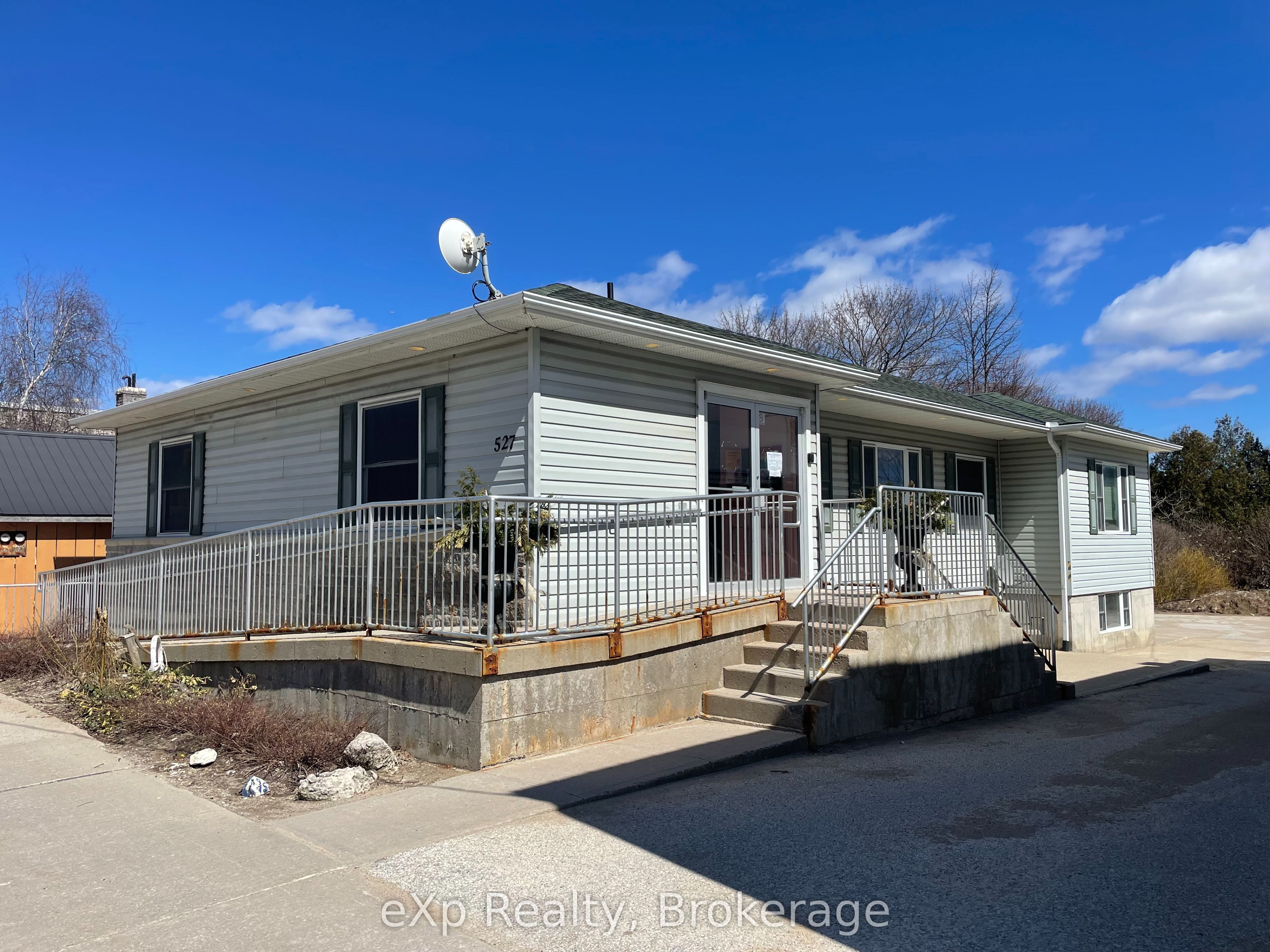 527 Berford Street Property Photo 1