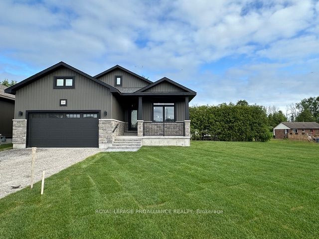 16 Mackenzie John Crescent Property Photo 1