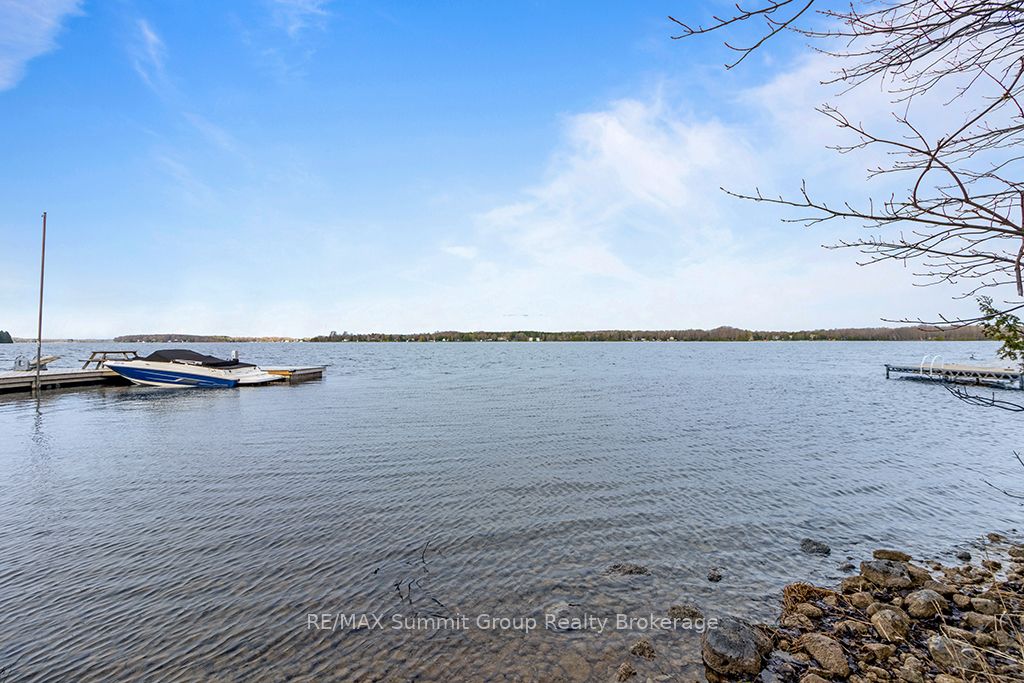 202 Lakeshore Boulevard Property Photo 6