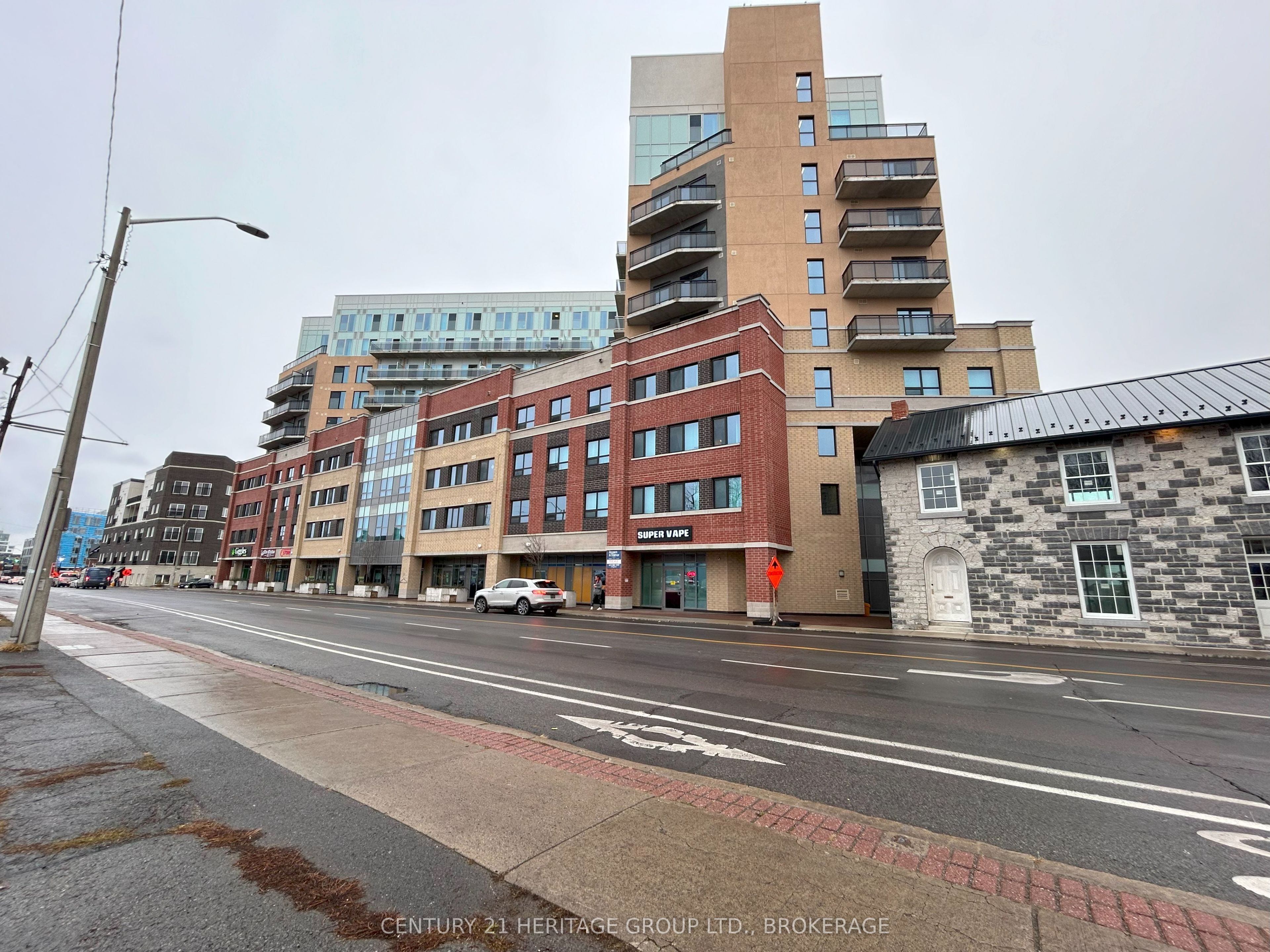 #14 - 652 Princess Street Property Photo 2