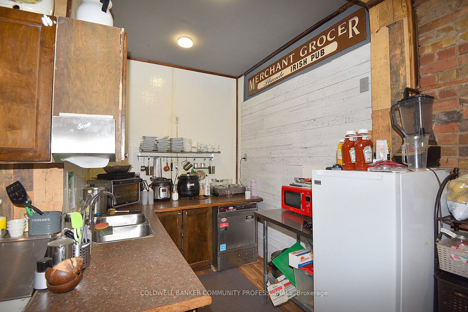 1523 Main Street Property Photo 8