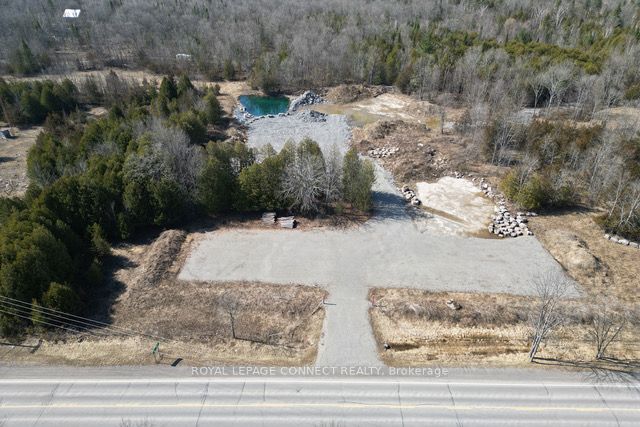 3852 41 Hwy Property Photo