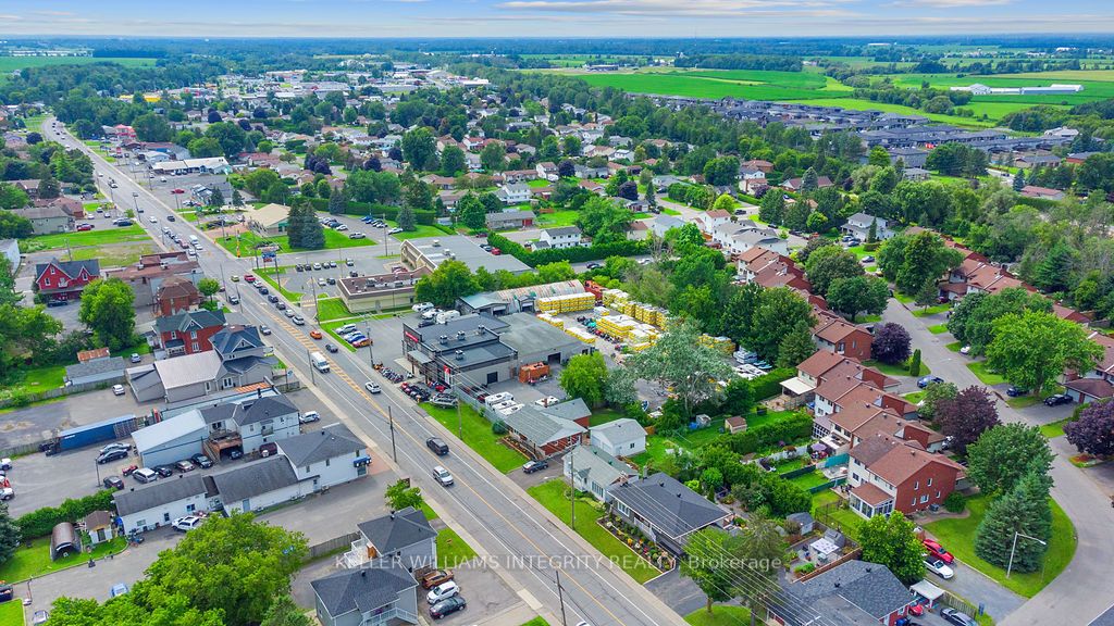 887 Notre Dame Street Property Photo 3