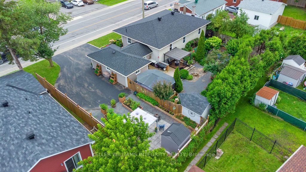 887 Notre Dame Street Property Photo 6