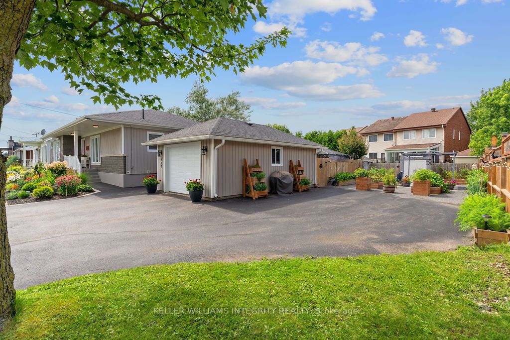 887 Notre Dame Street Property Photo 8