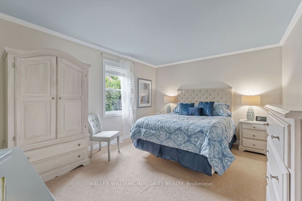 887 Notre Dame Street Property Photo 21