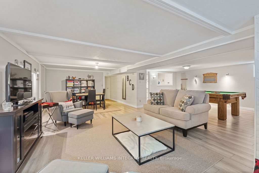 887 Notre Dame Street Property Photo 26