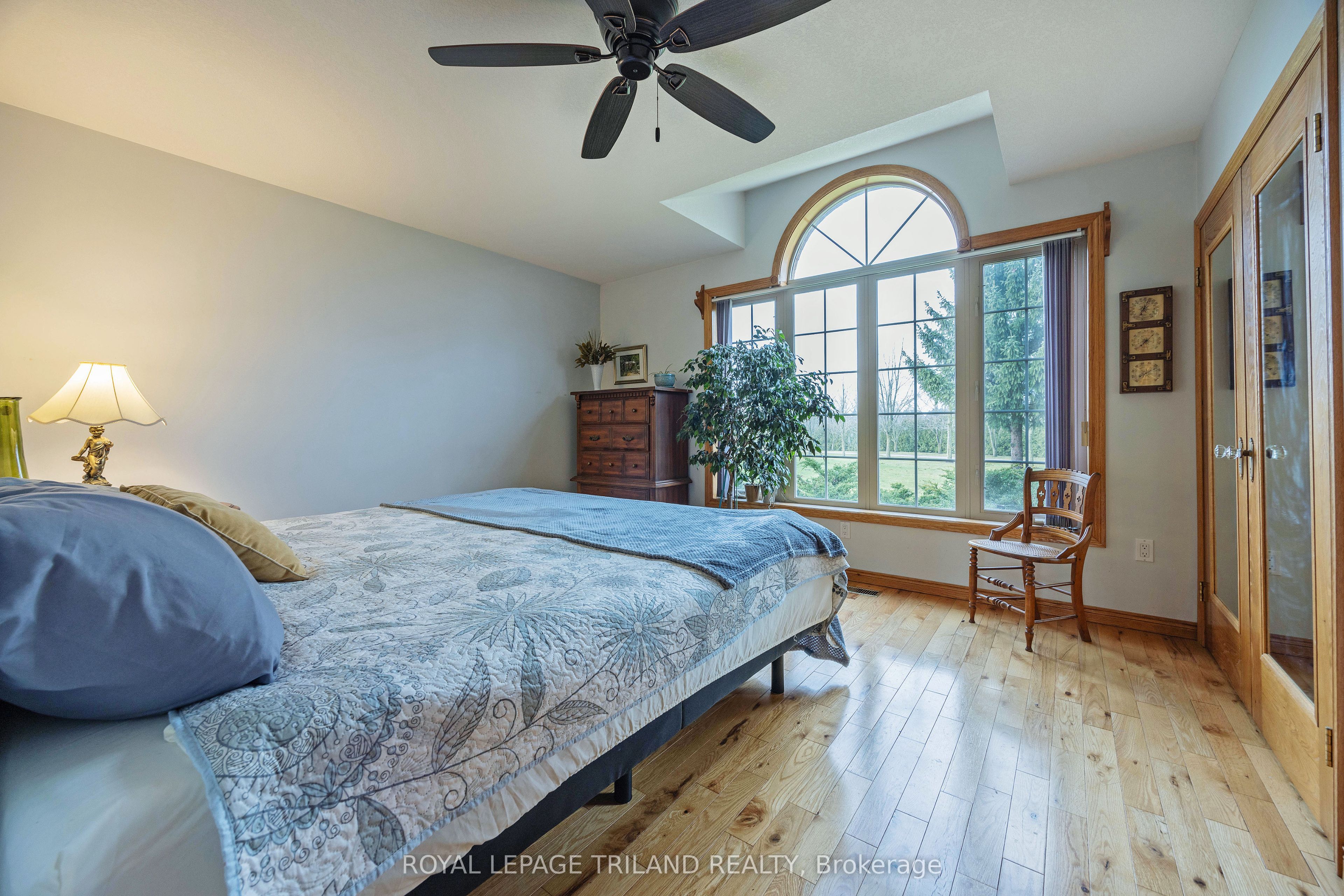 22164 Dundonald Road Property Photo 15