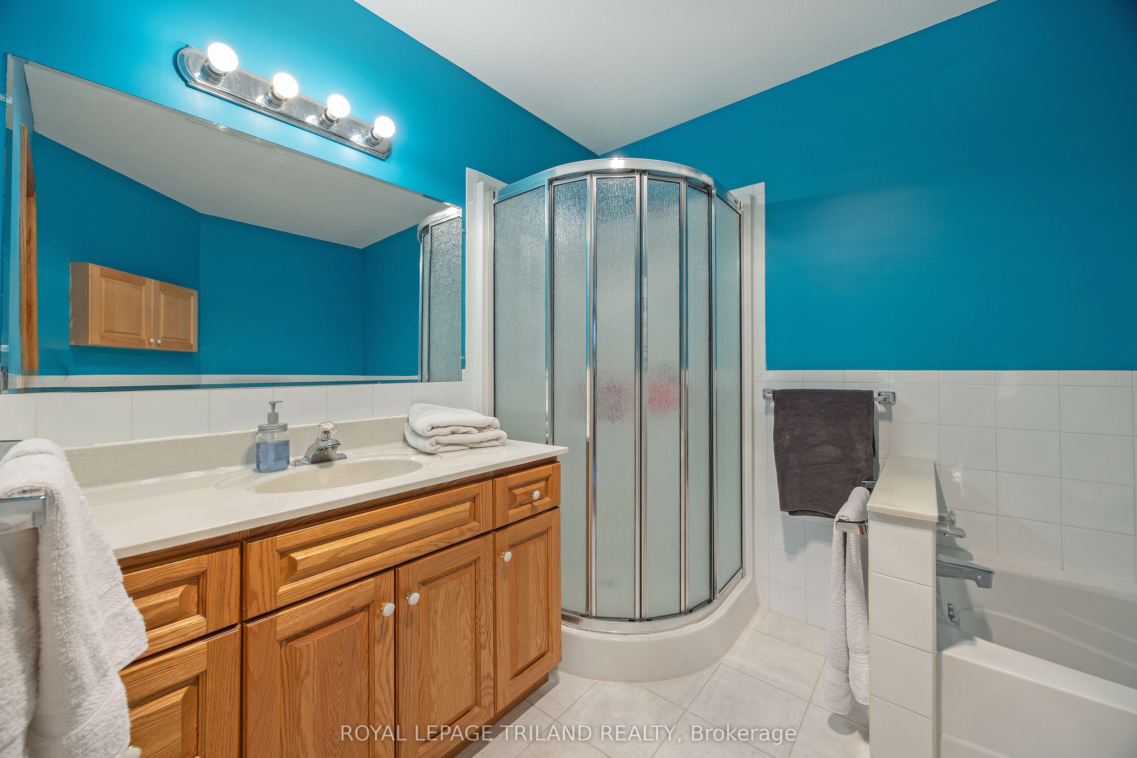 22164 Dundonald Road Property Photo 18