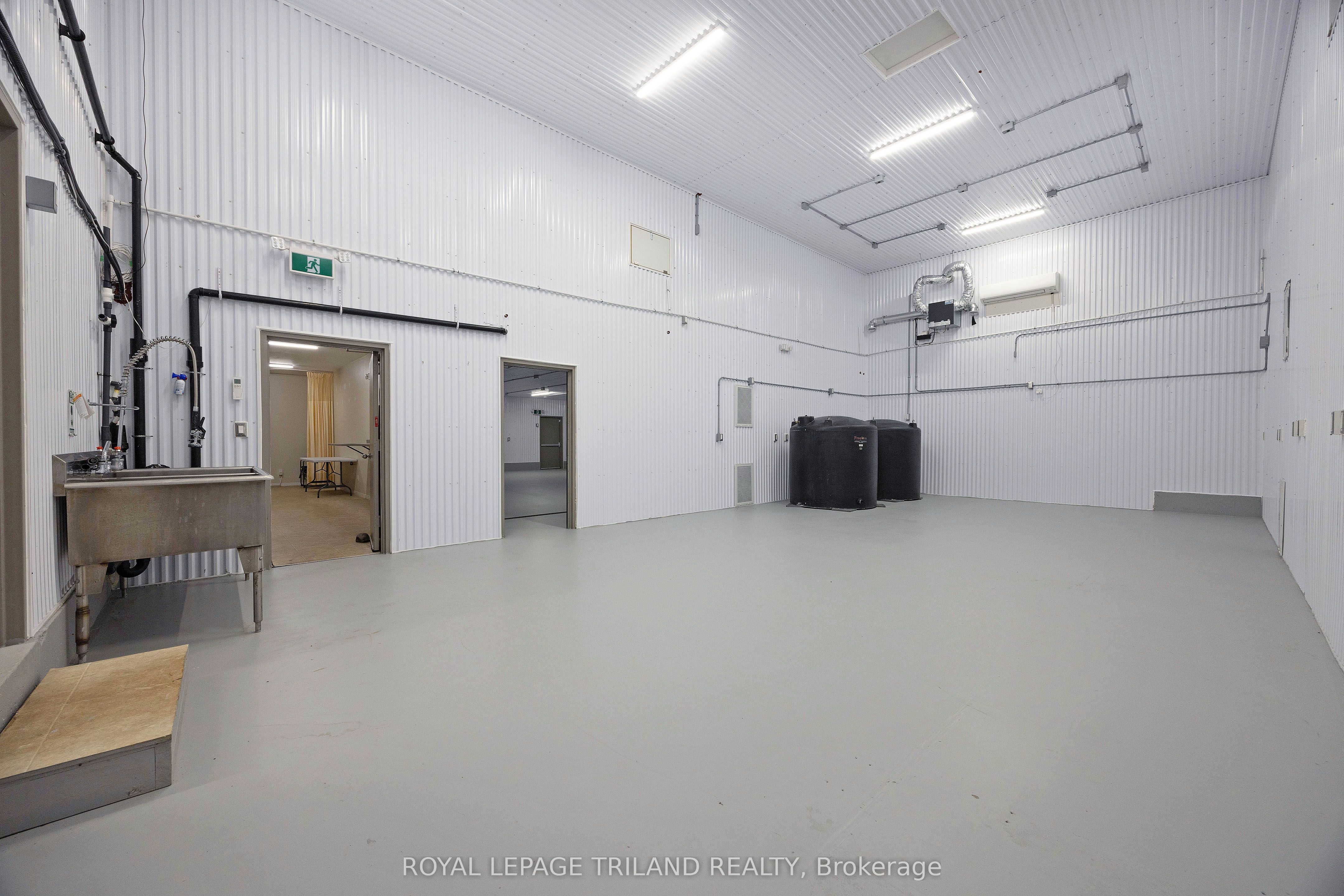 22164 Dundonald Road Property Photo 32