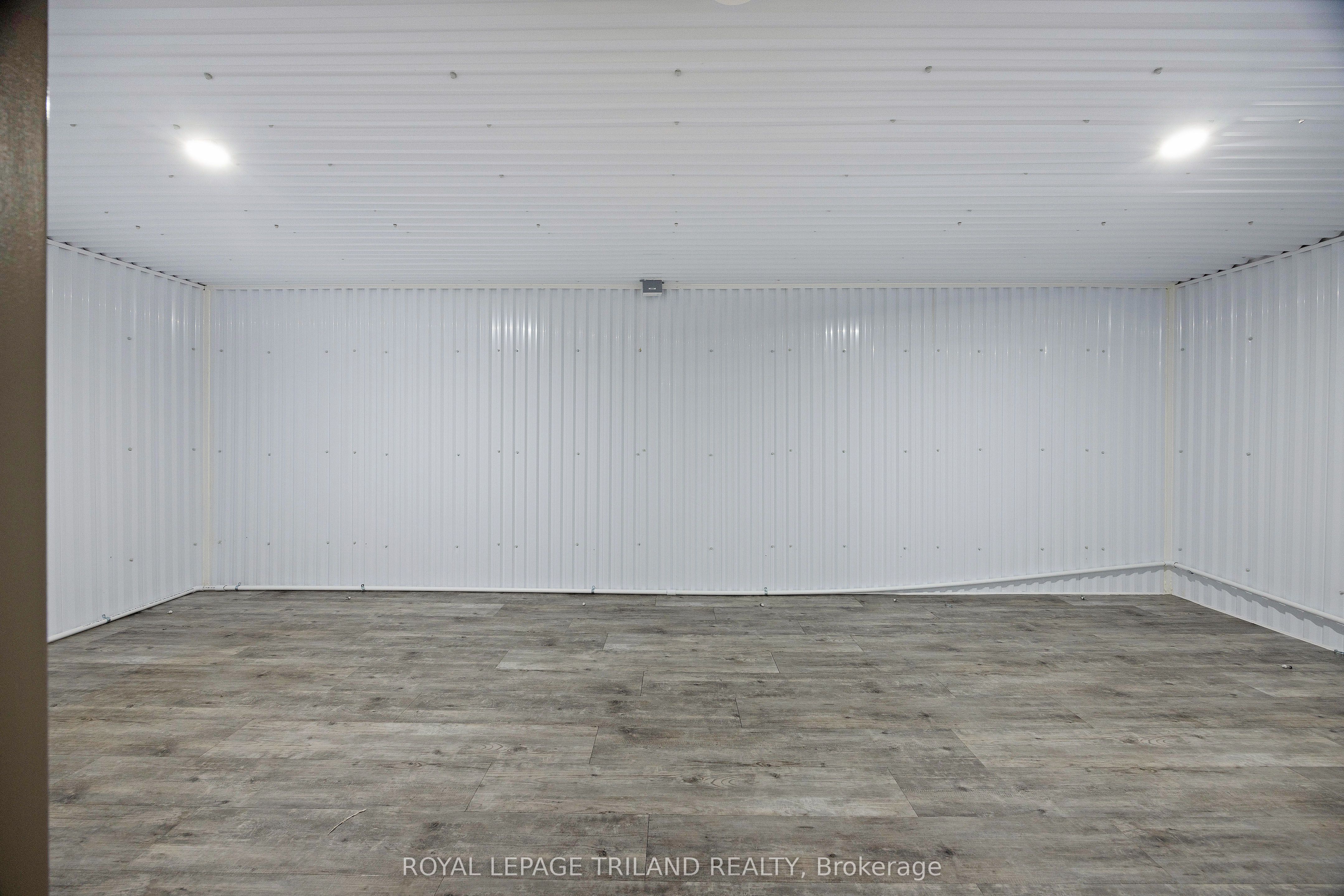 22164 Dundonald Road Property Photo 36