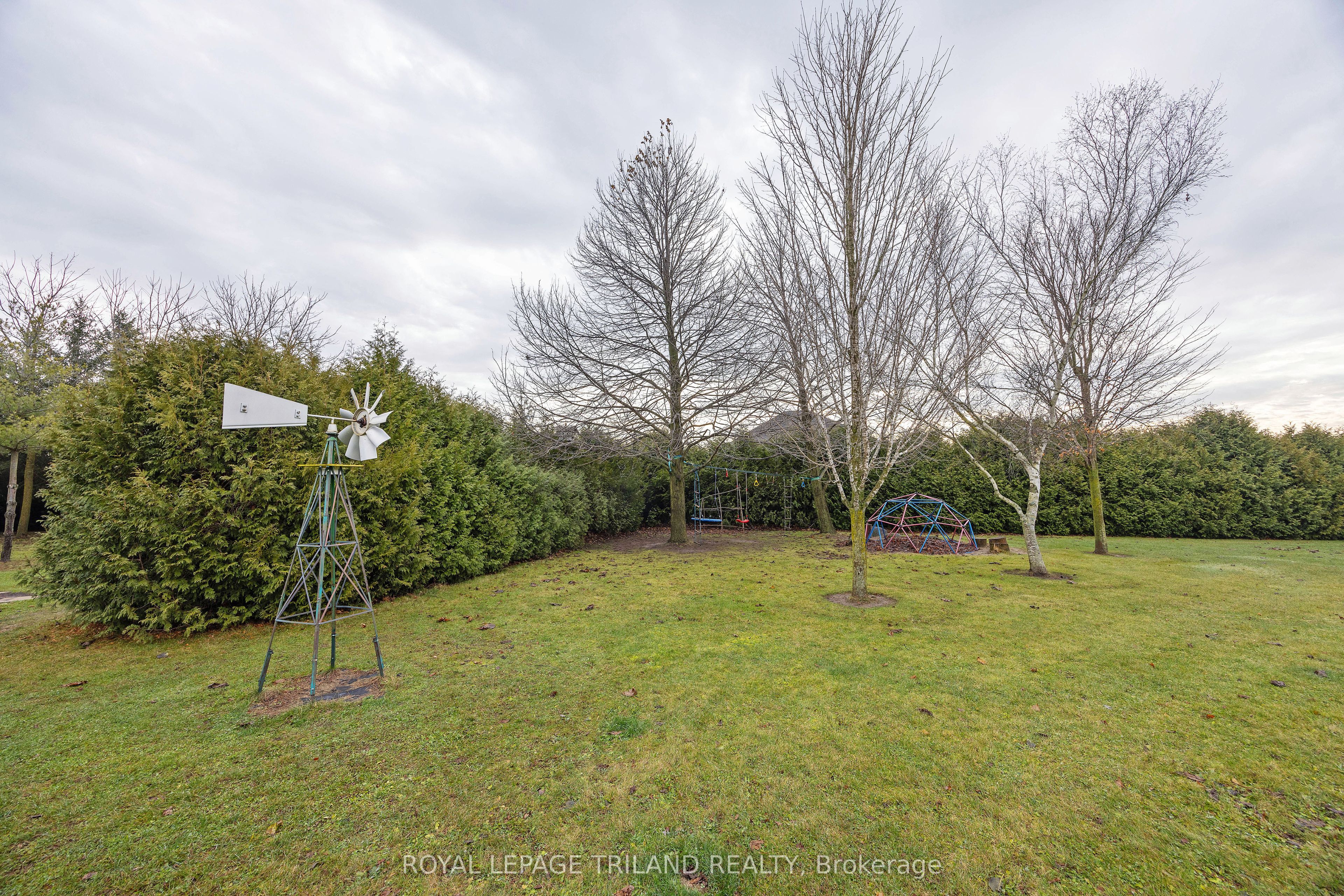 22164 Dundonald Road Property Photo 38