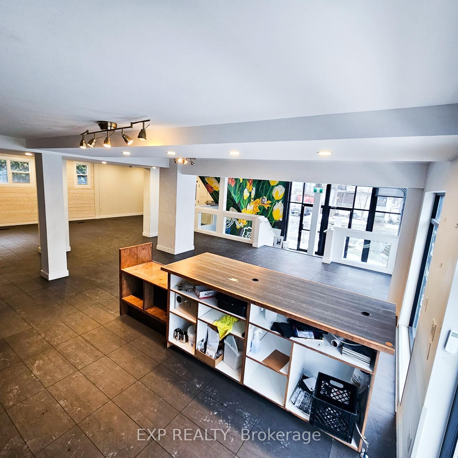 #a - 43 Seneca Street Property Photo 9