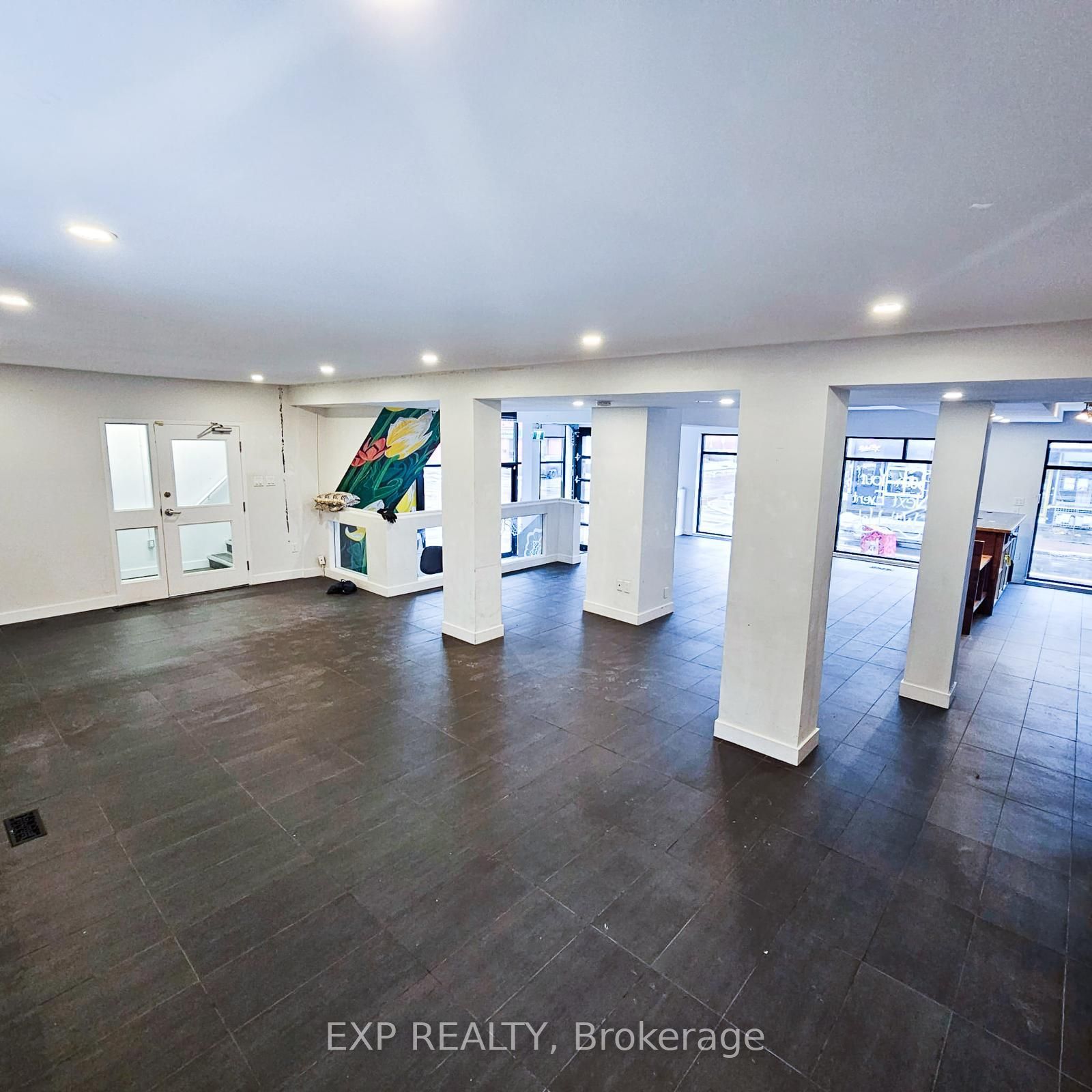 #a - 43 Seneca Street Property Photo 10