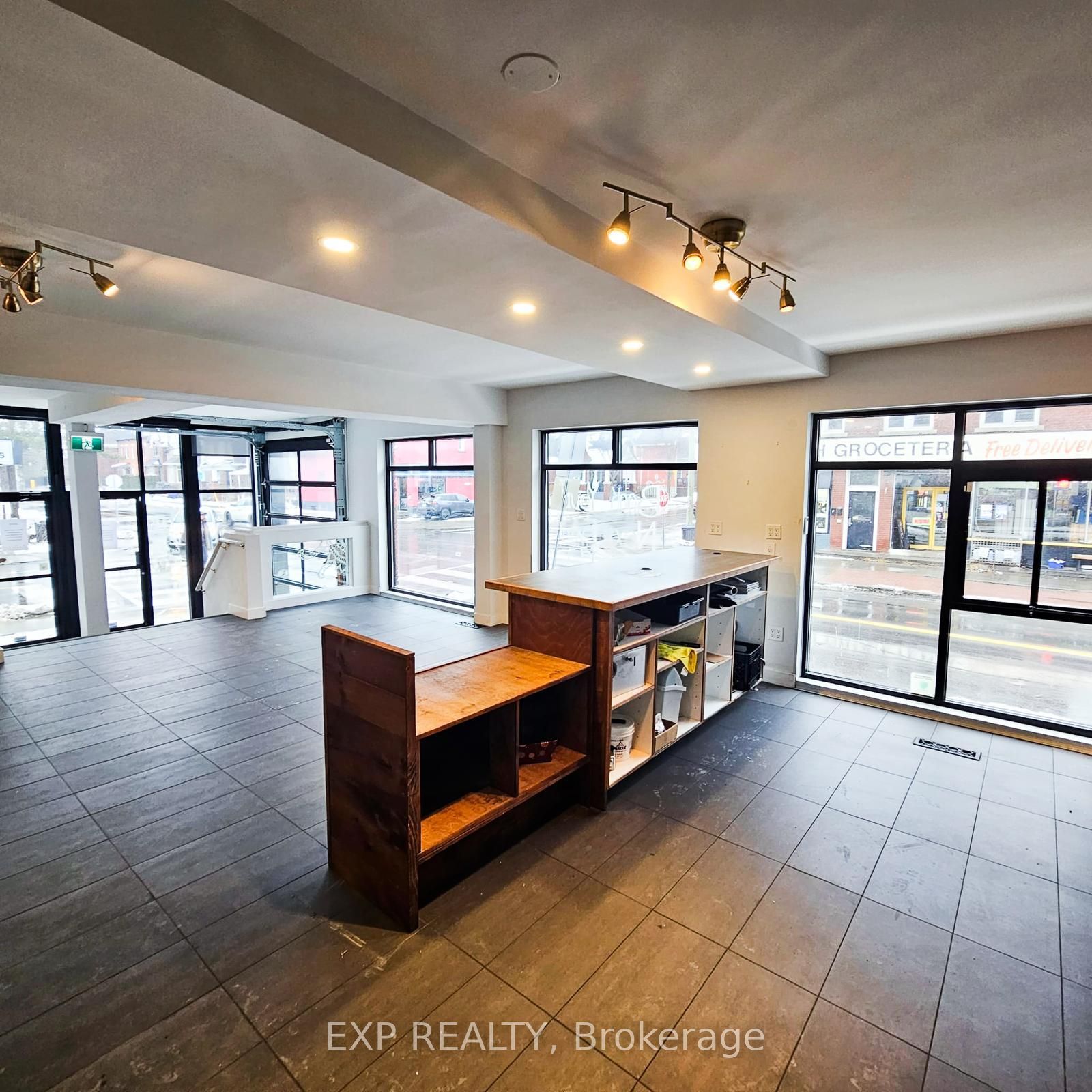 #a - 43 Seneca Street Property Photo 14