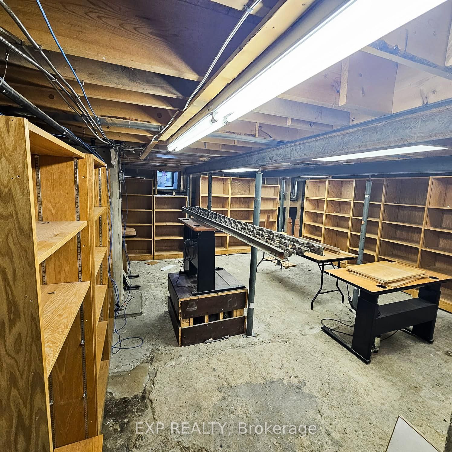 #a - 43 Seneca Street Property Photo 28