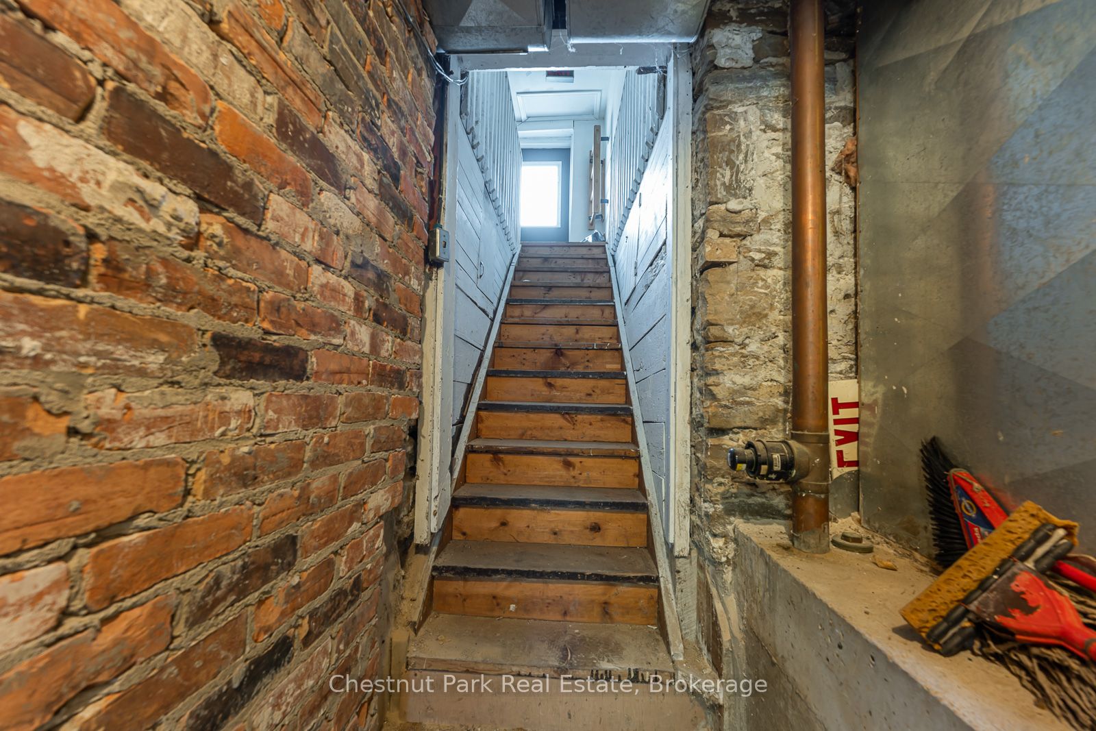 715 2nd Avenue Property Photo 10