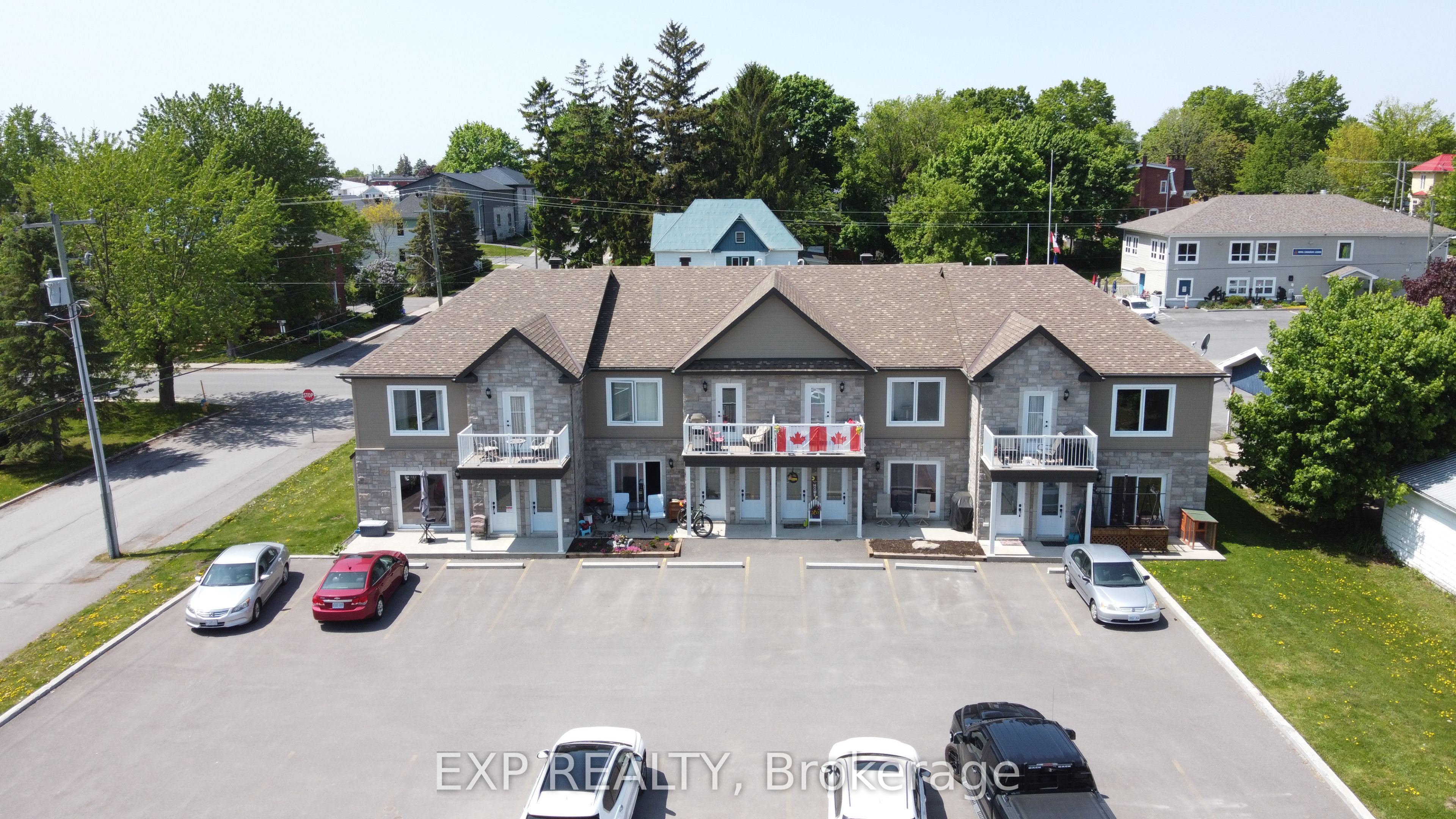 73 Kenyon Street Property Photo 3