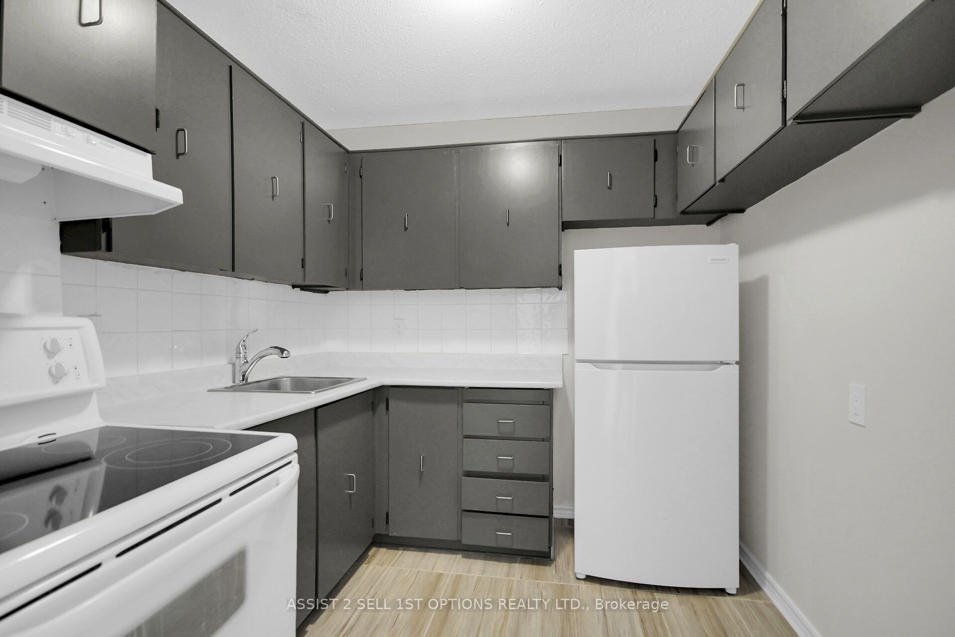 #e - 21 Banner Road Property Photo 7