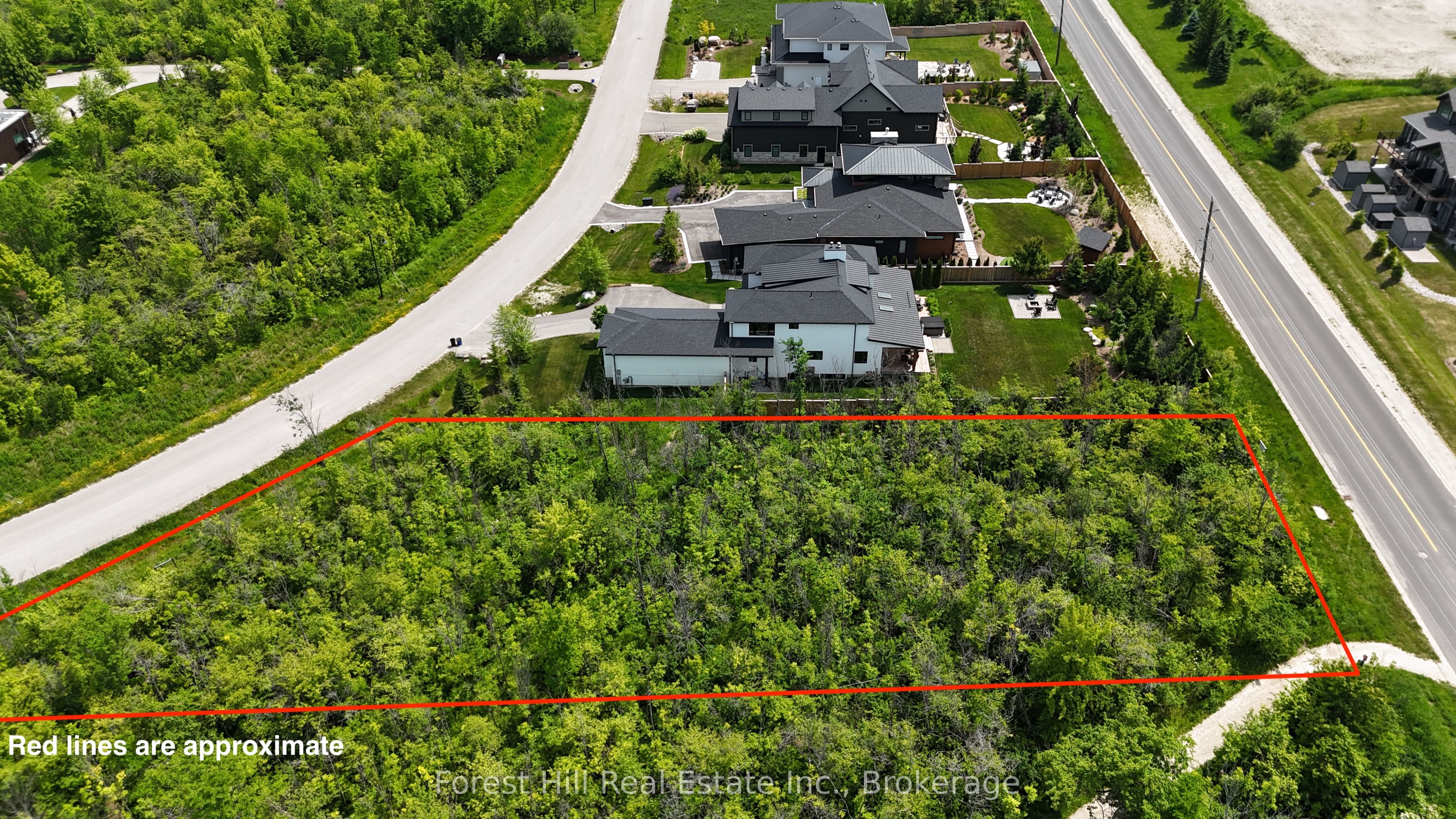 124 Interlaken Court Property Photo 2