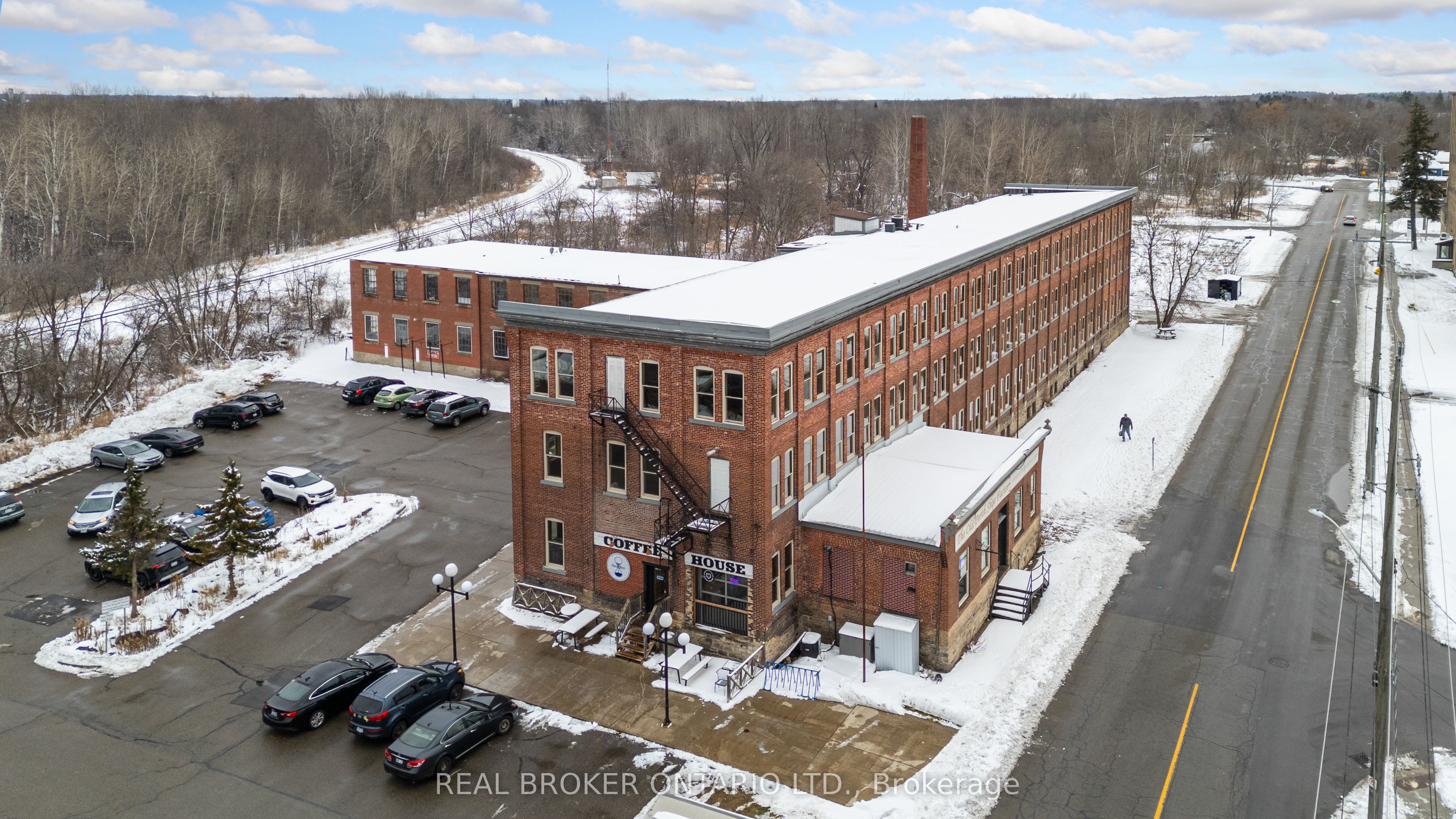 #250 - 1 Sherbrooke Street Property Photo 2
