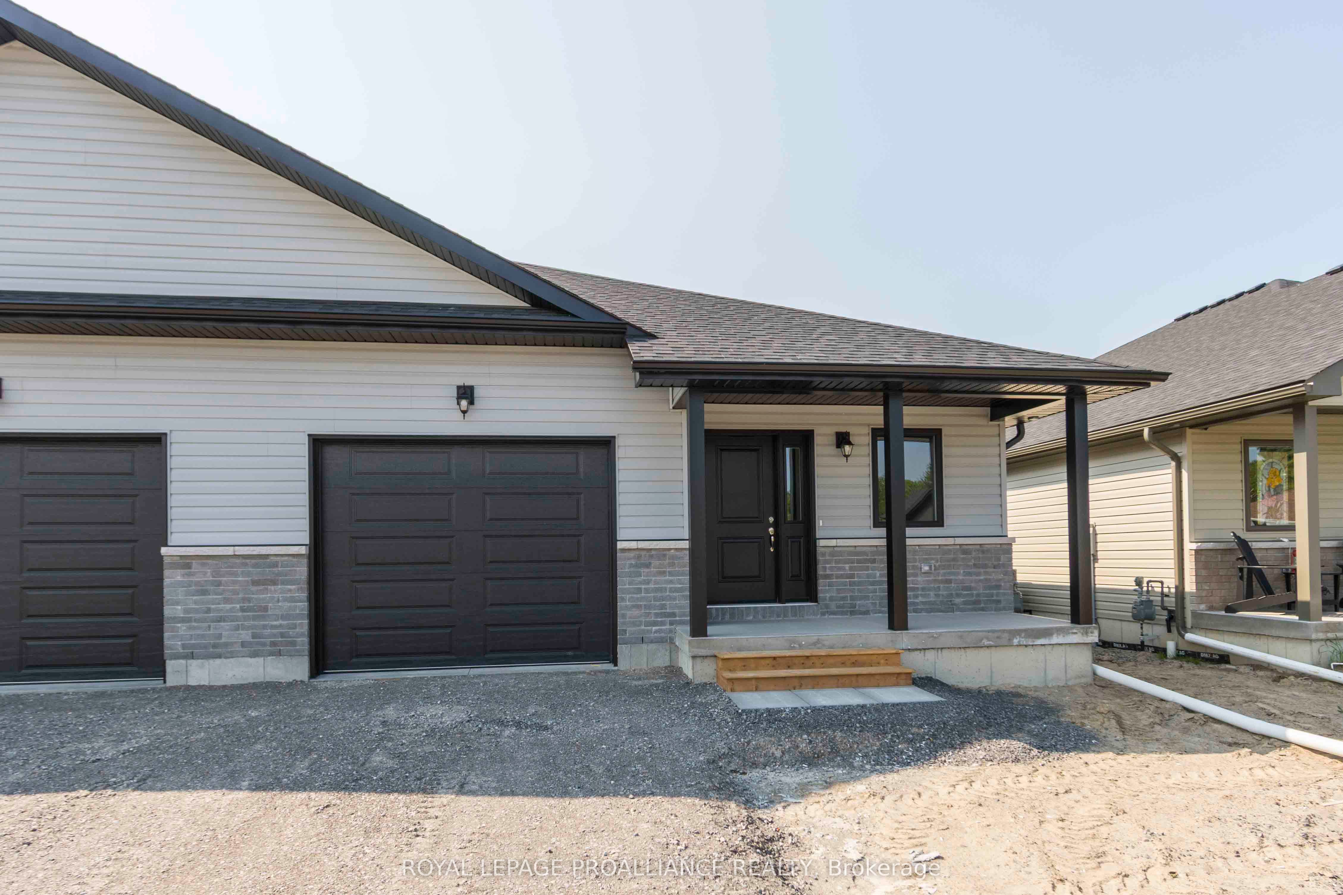 45 Mackenzie John Crescent Property Photo 1
