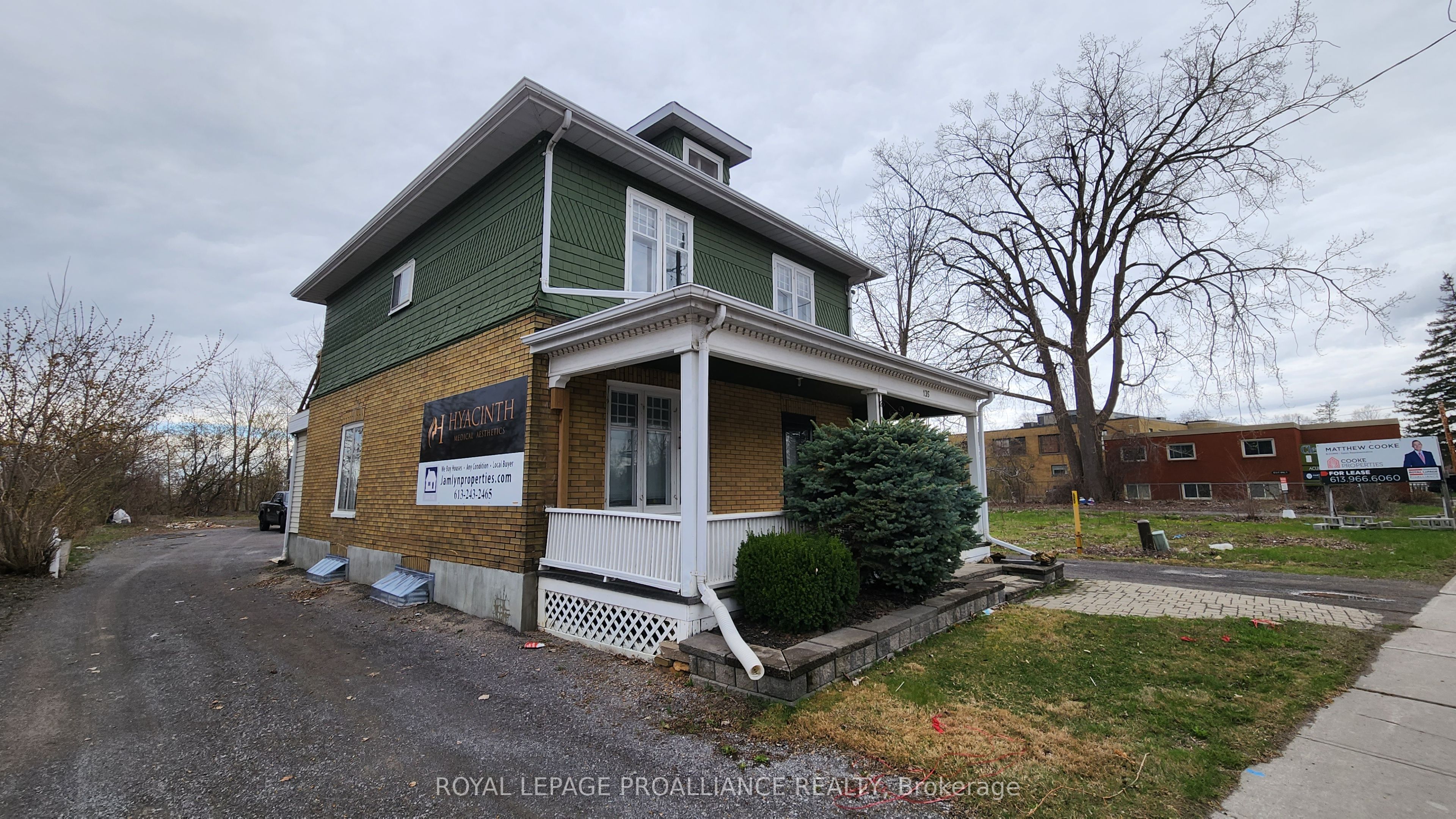 135 Dundas Street Property Photo 2