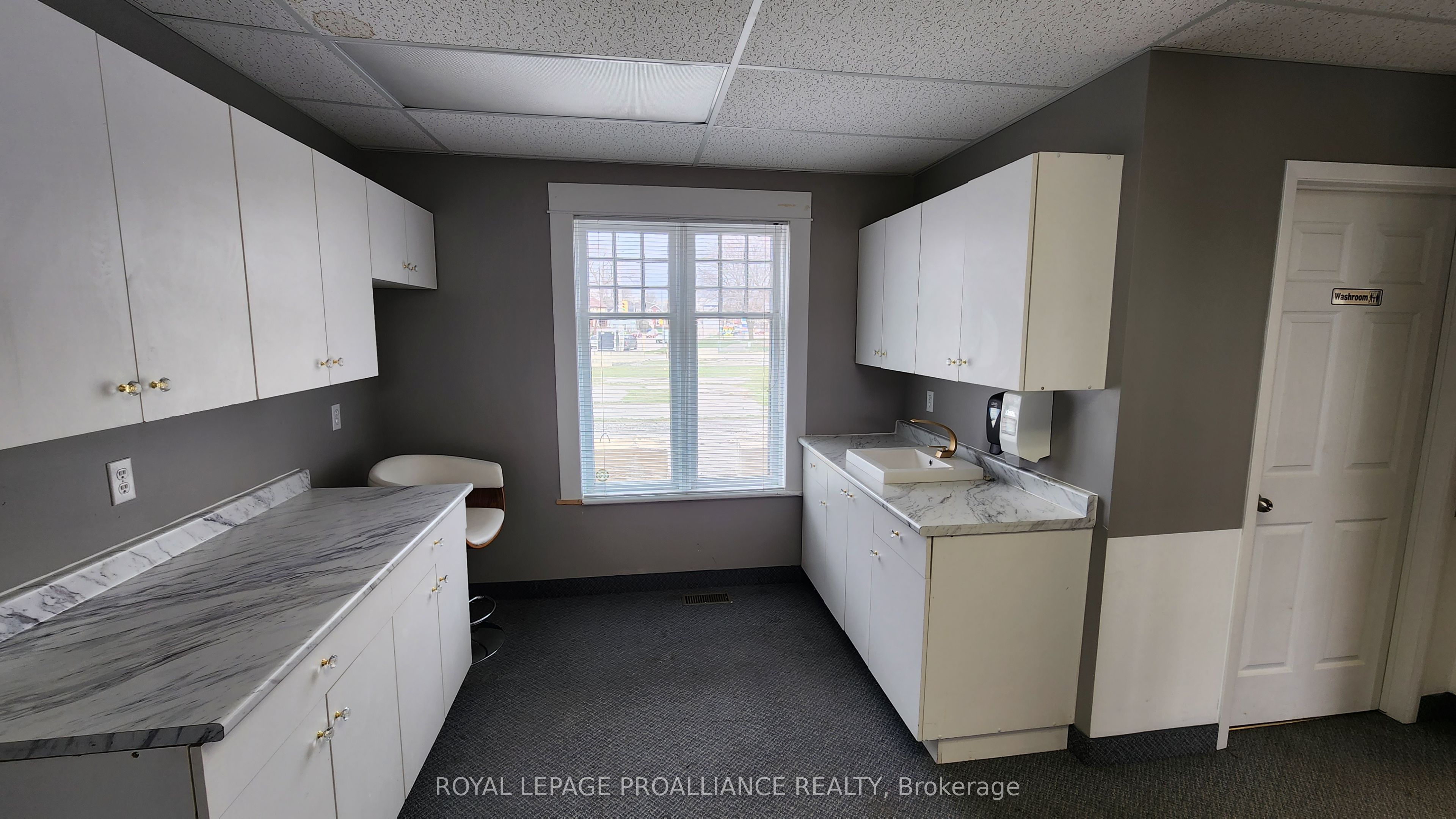 135 Dundas Street Property Photo 6