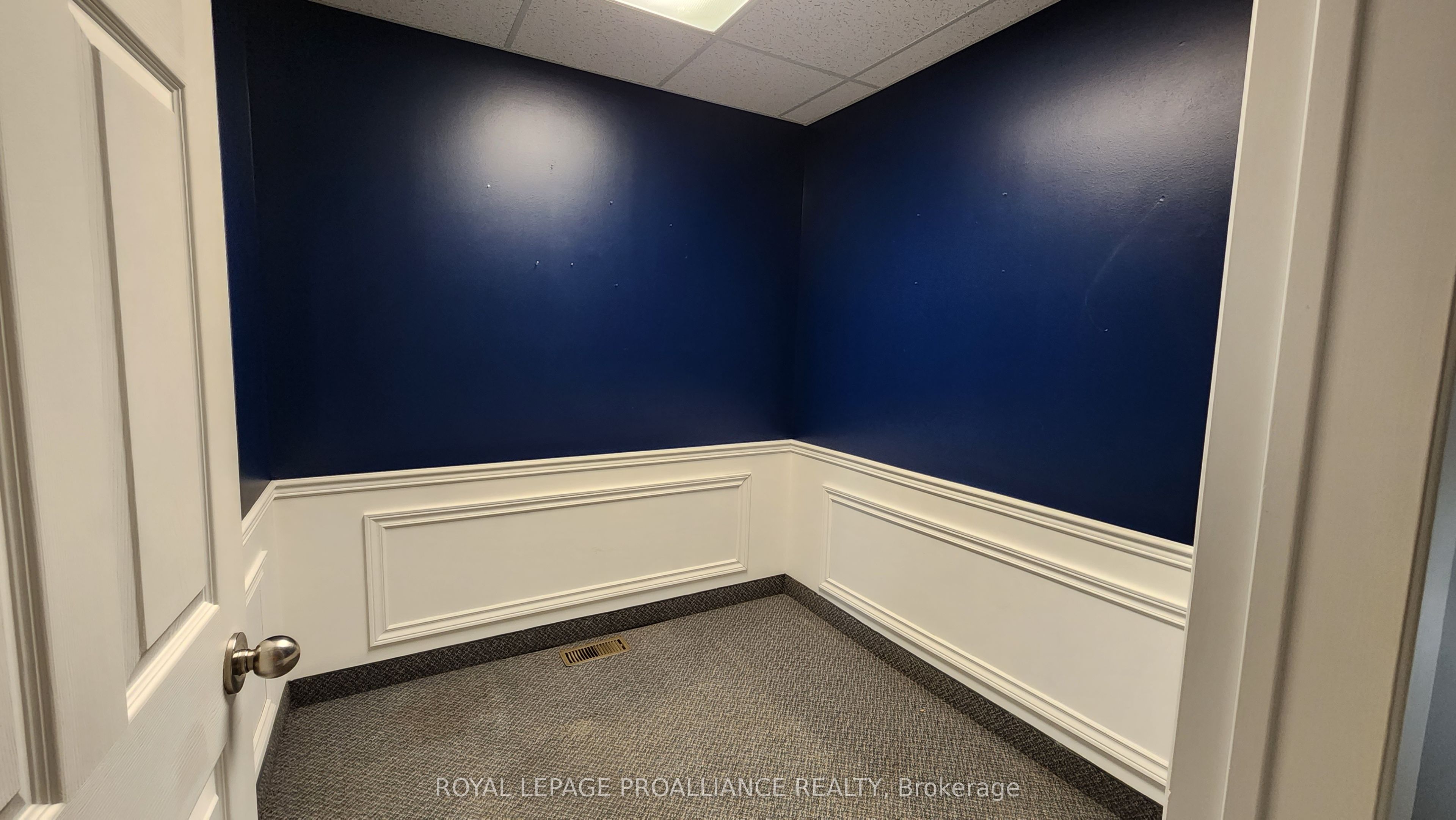 135 Dundas Street Property Photo 10