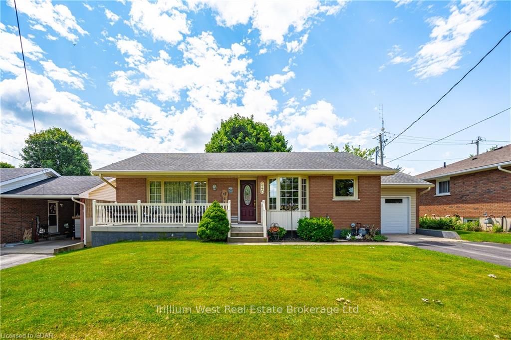 540 Princess Ann Street Property Photo 2