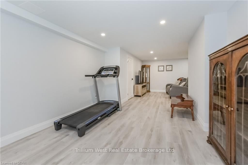 540 Princess Ann Street Property Photo 20