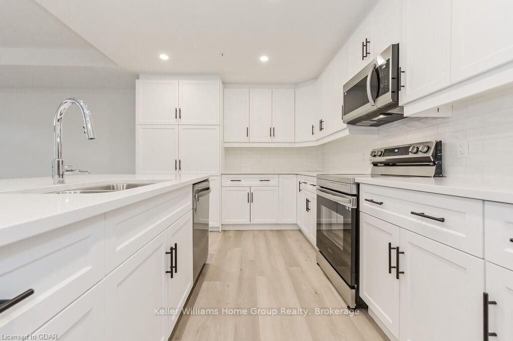 #302 - 99b Farley Road Property Photo 17