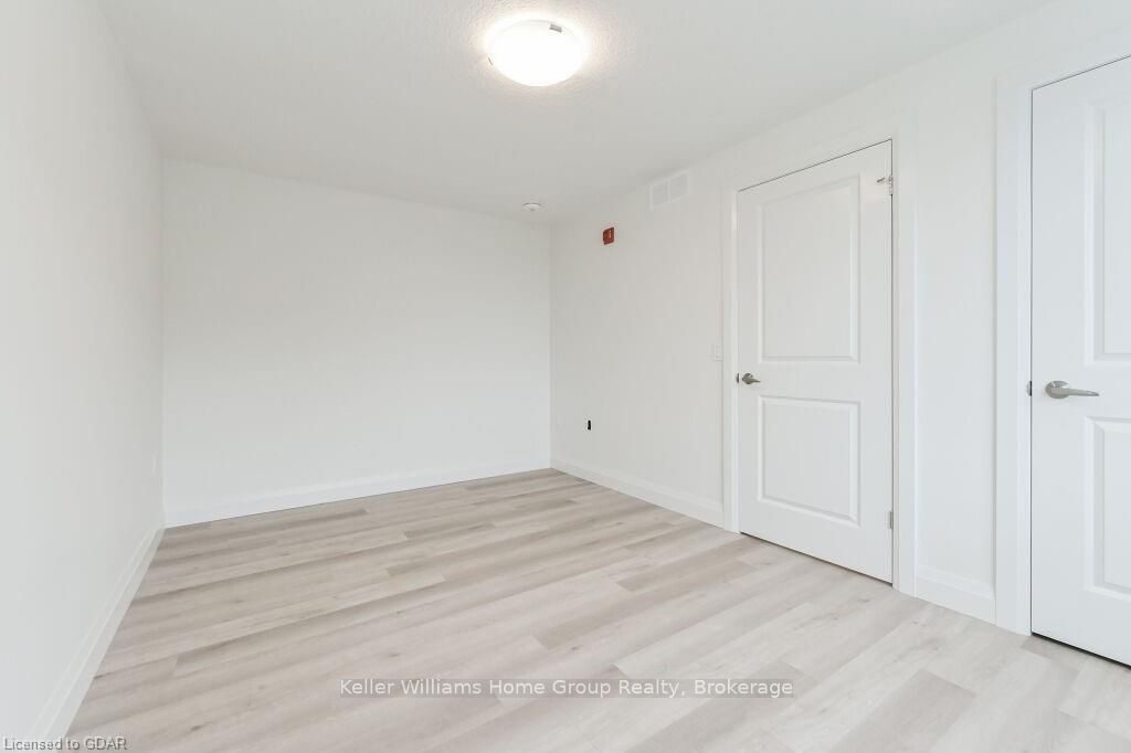 #302 - 99b Farley Road Property Photo 24