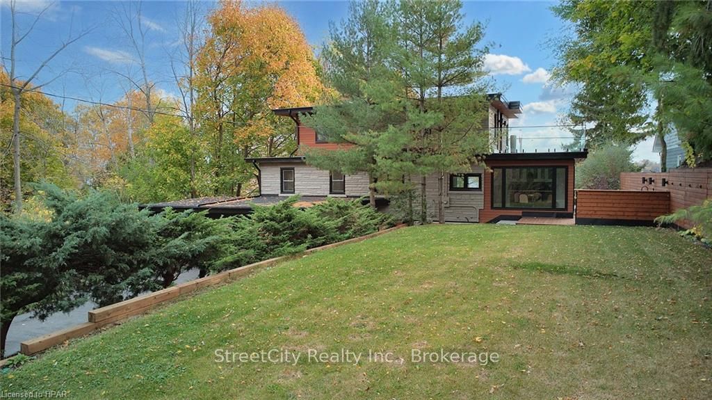379 Niagara Boulevard Property Photo 33