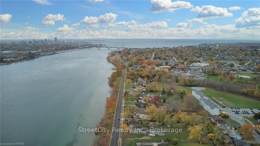379 Niagara Boulevard Property Photo 38