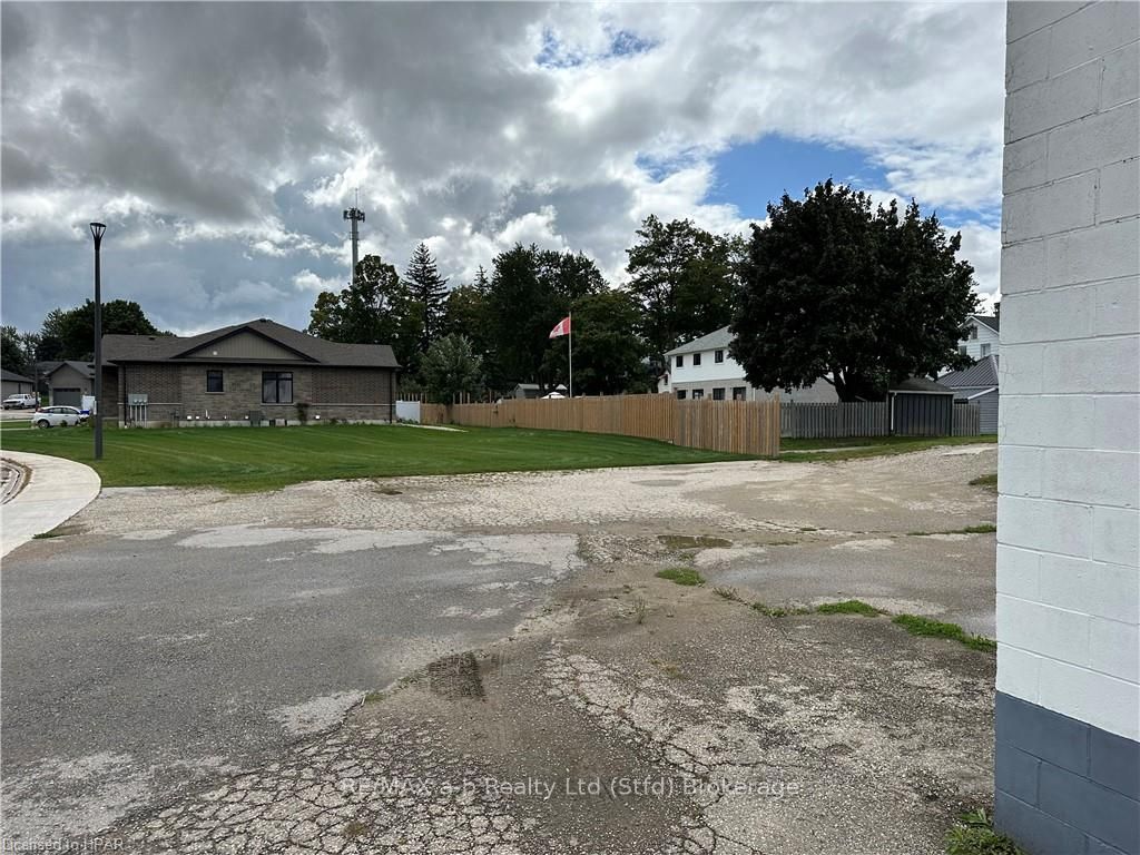 15 Mill Street Property Photo 10