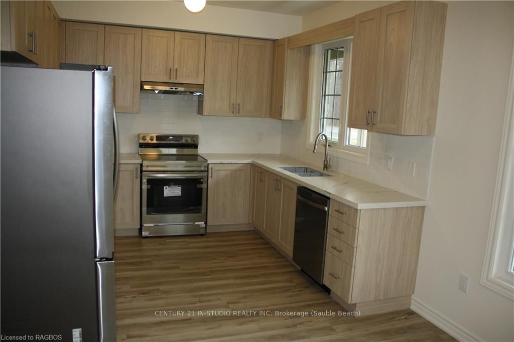 81 Division Street Property Photo 4
