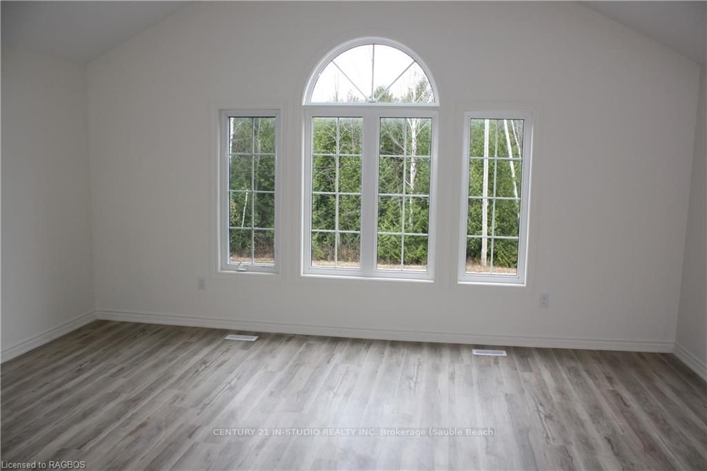 81 Division Street Property Photo 8