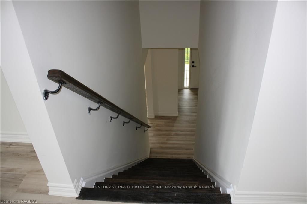81 Division Street Property Photo 9