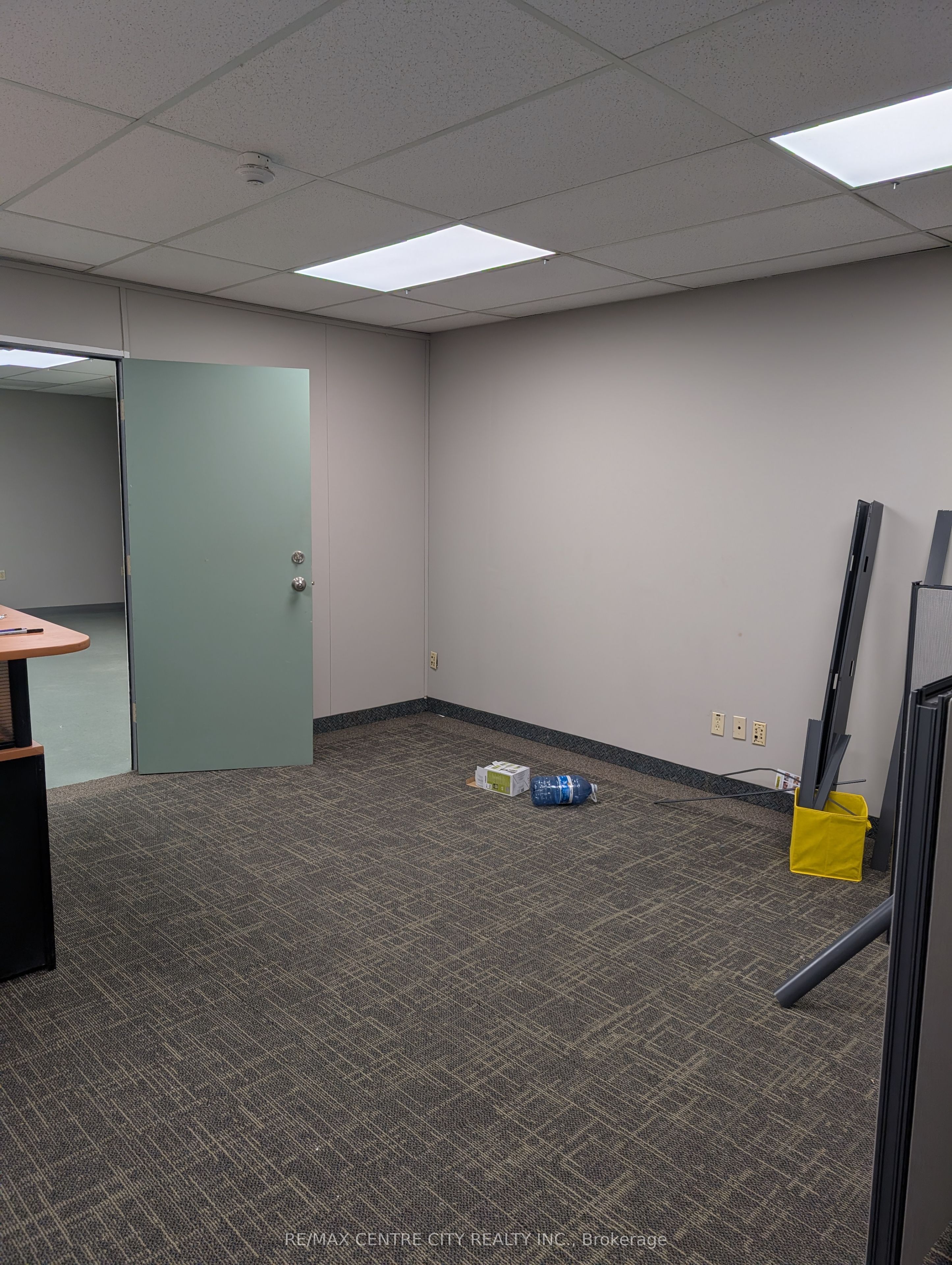 #d50 - 339 Wellington Road Property Photo 8