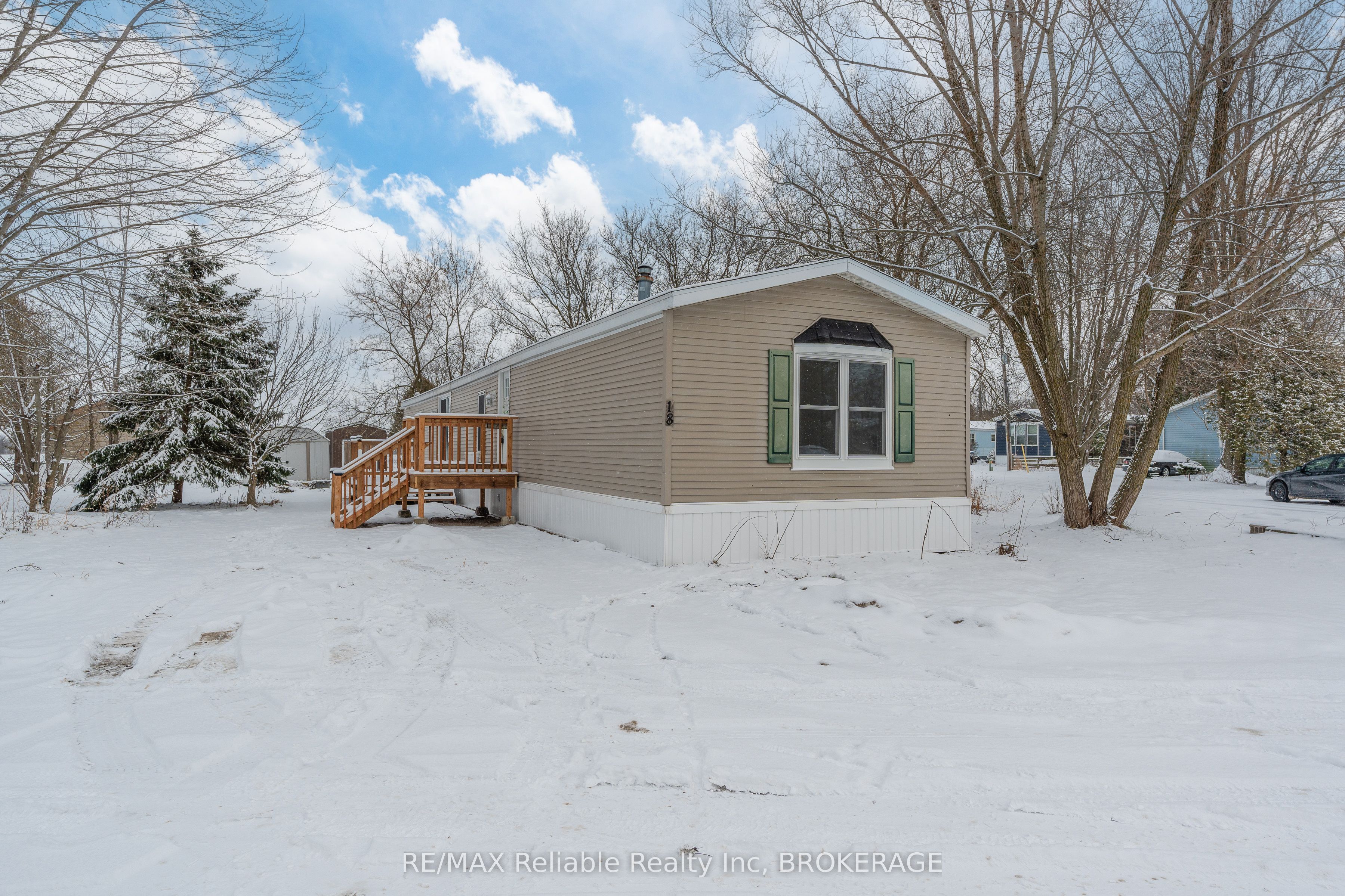 #unit 18 - 75049 Hensall Road Property Photo