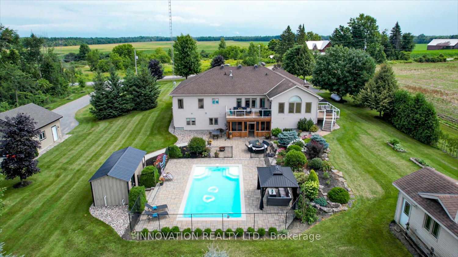 7042 Third Line Road Property Photo