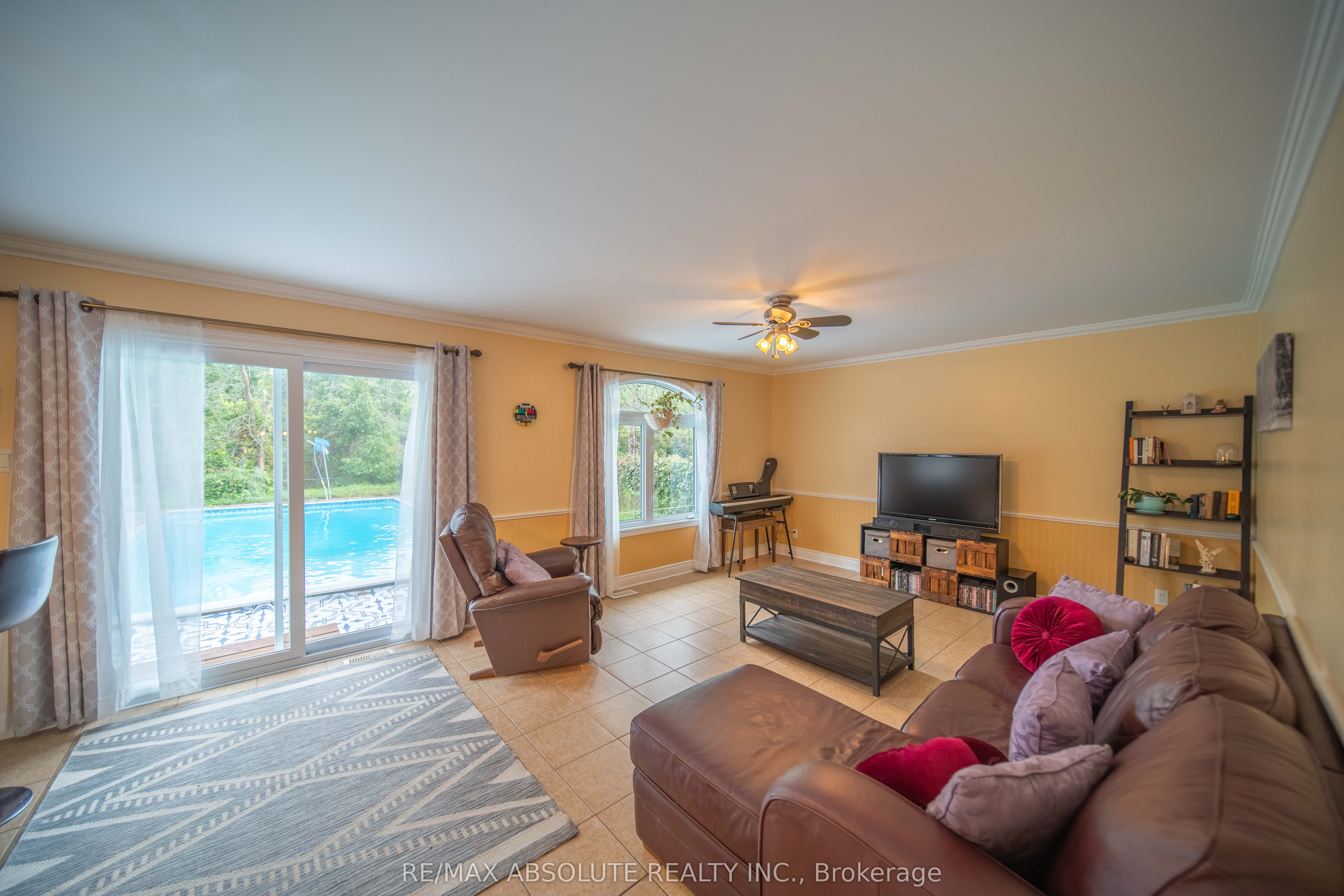 139 Felton Crescent Property Photo 11