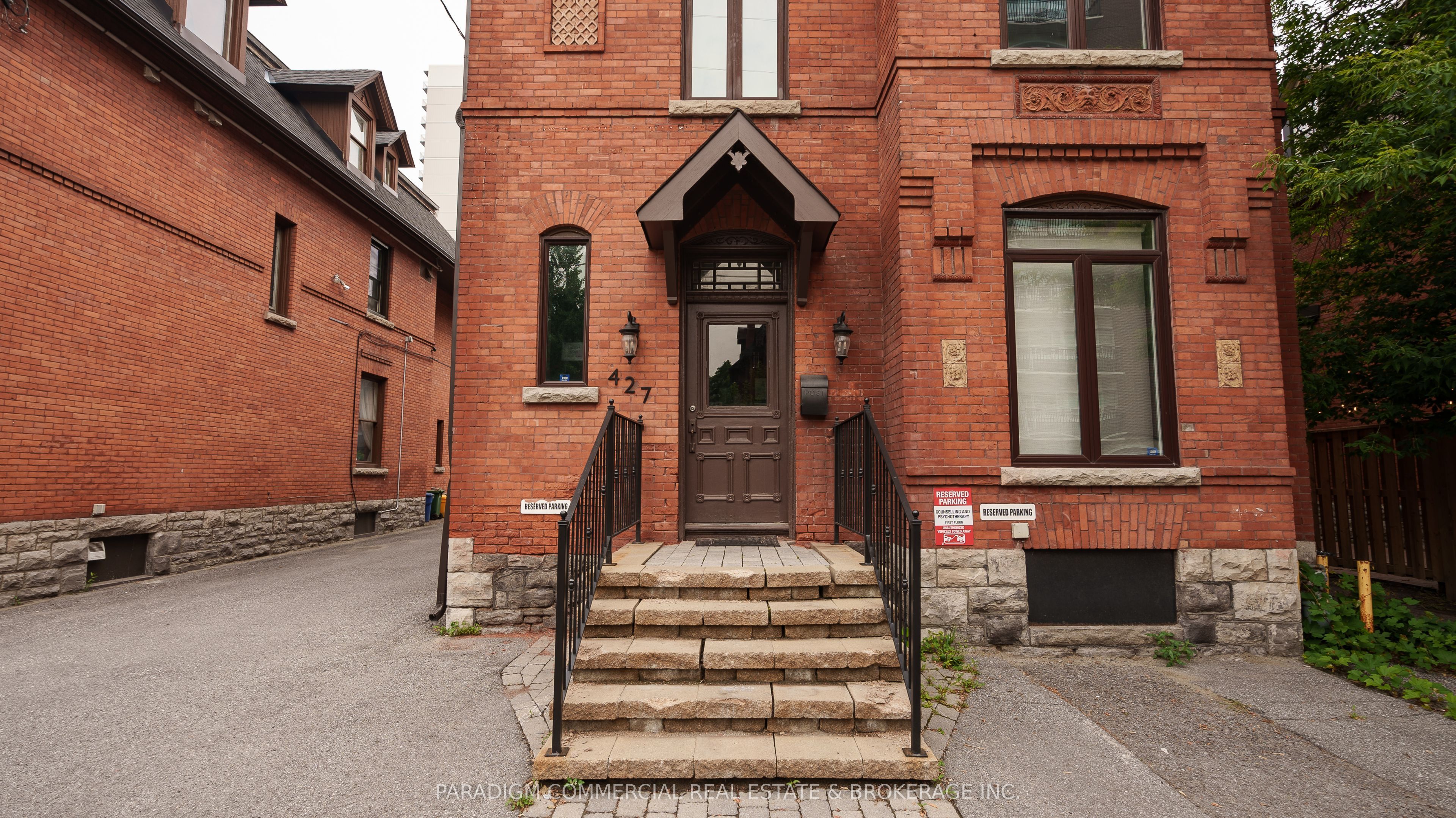 427 Gilmour Street Property Photo 3