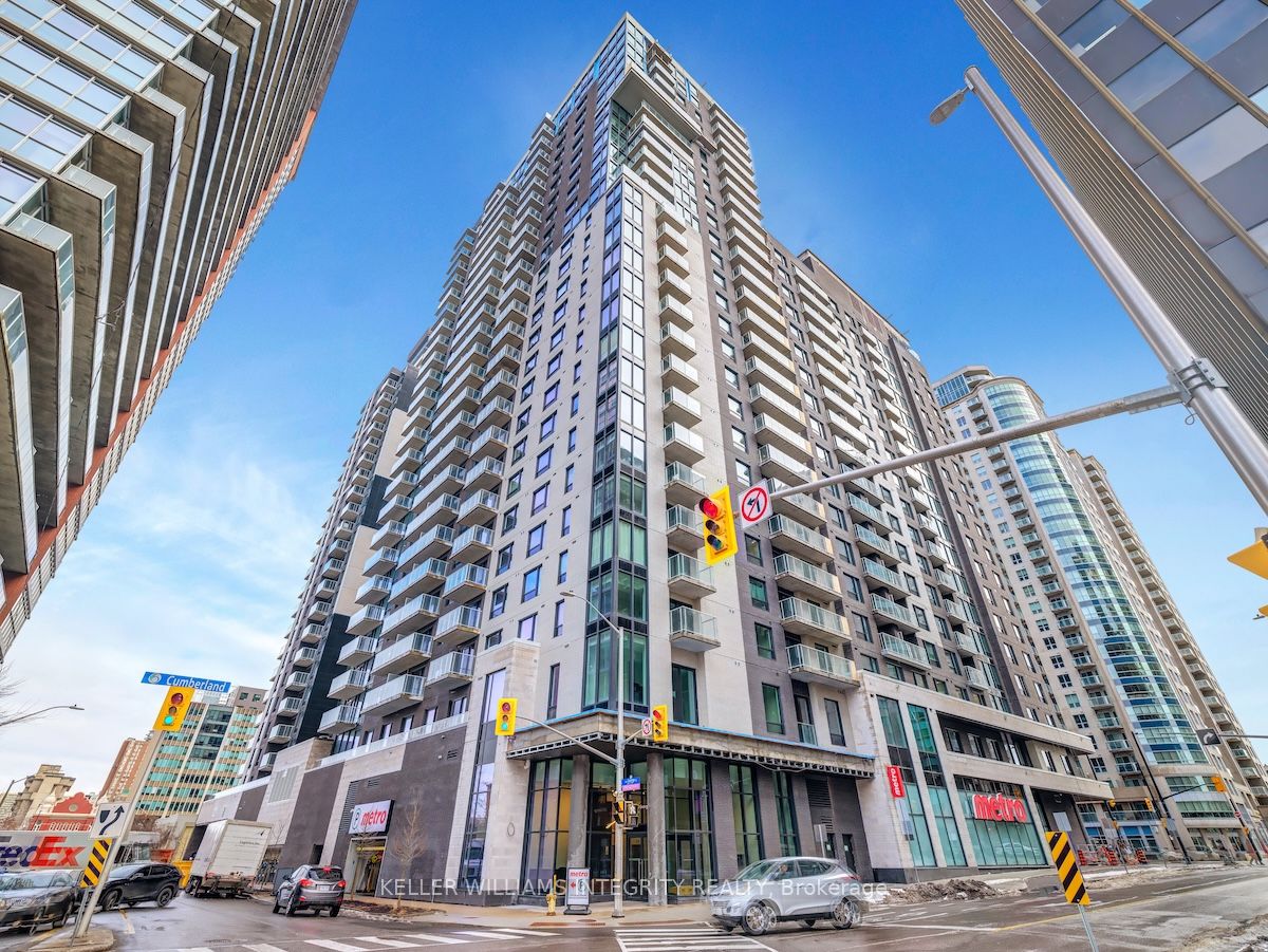 #2009 - 180 George Street Property Photo