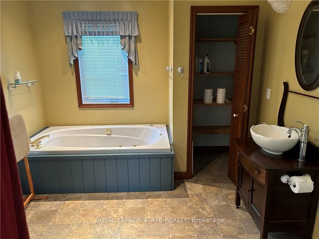12289 Lakeshore Road Property Photo 18
