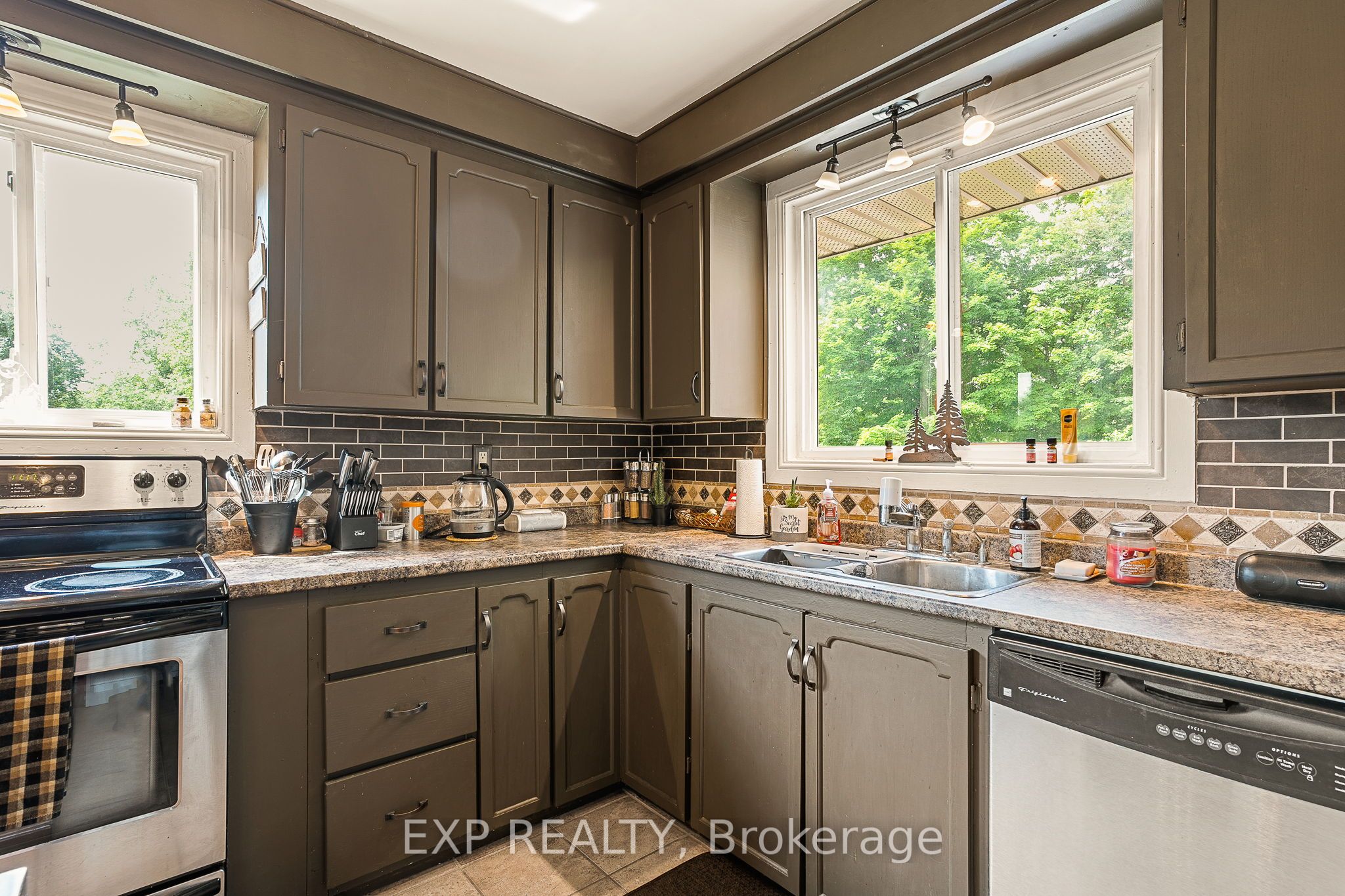 1037 Kernohan Farm Trail Property Photo 10