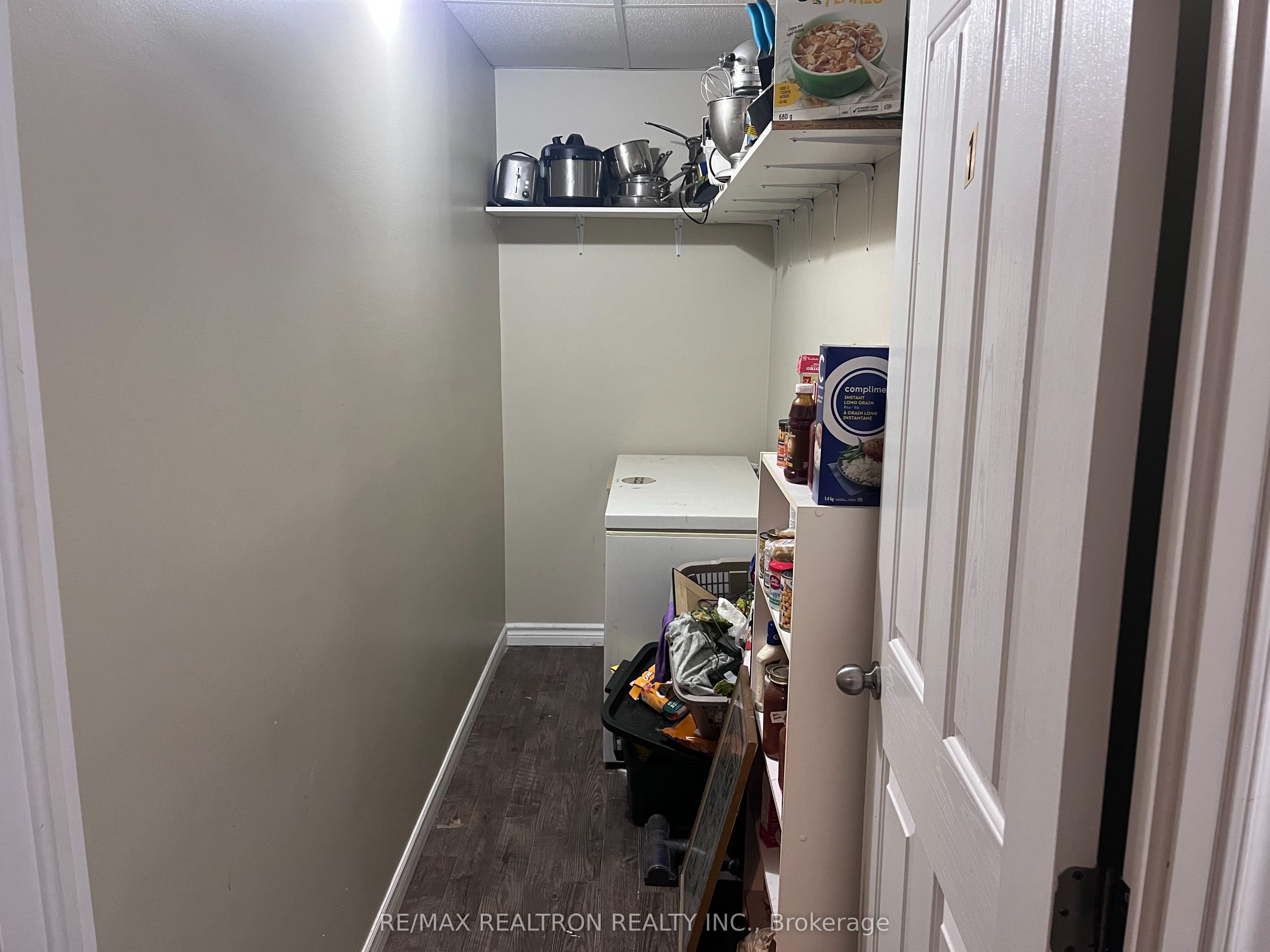 409 Queen Street Property Photo 17